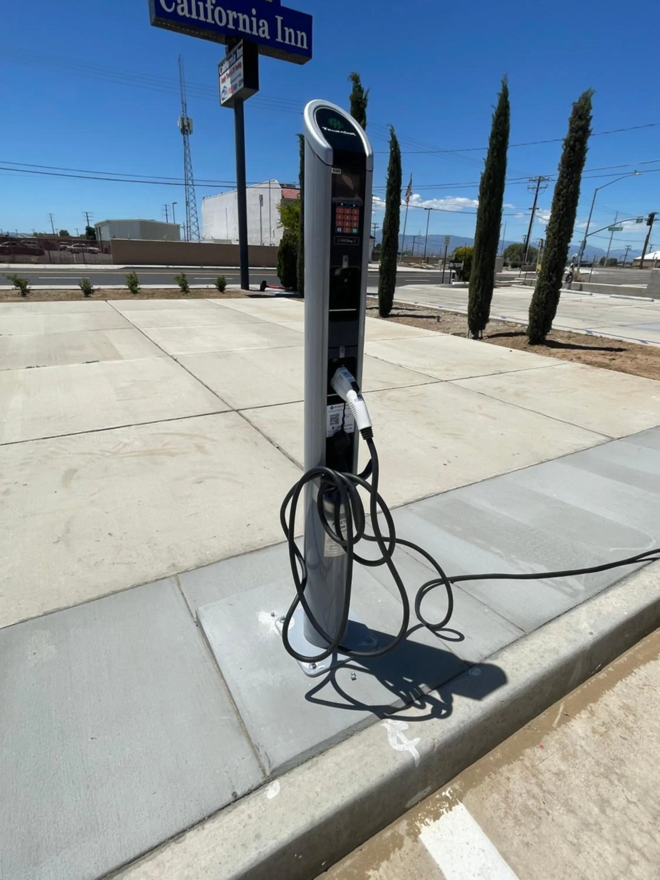 Parking in California Inn Hotel and Suites Adelanto US 395