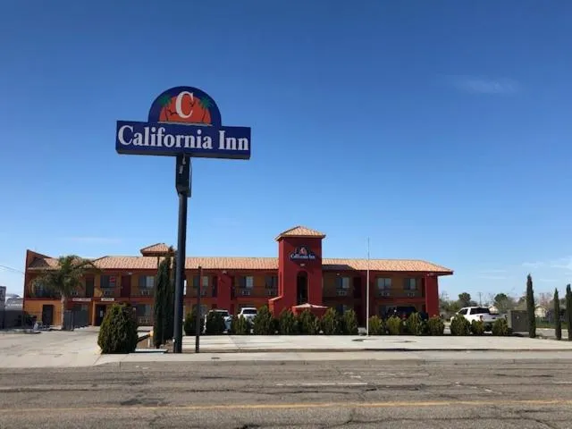 Property building in California Inn Hotel and Suites Adelanto US 395
