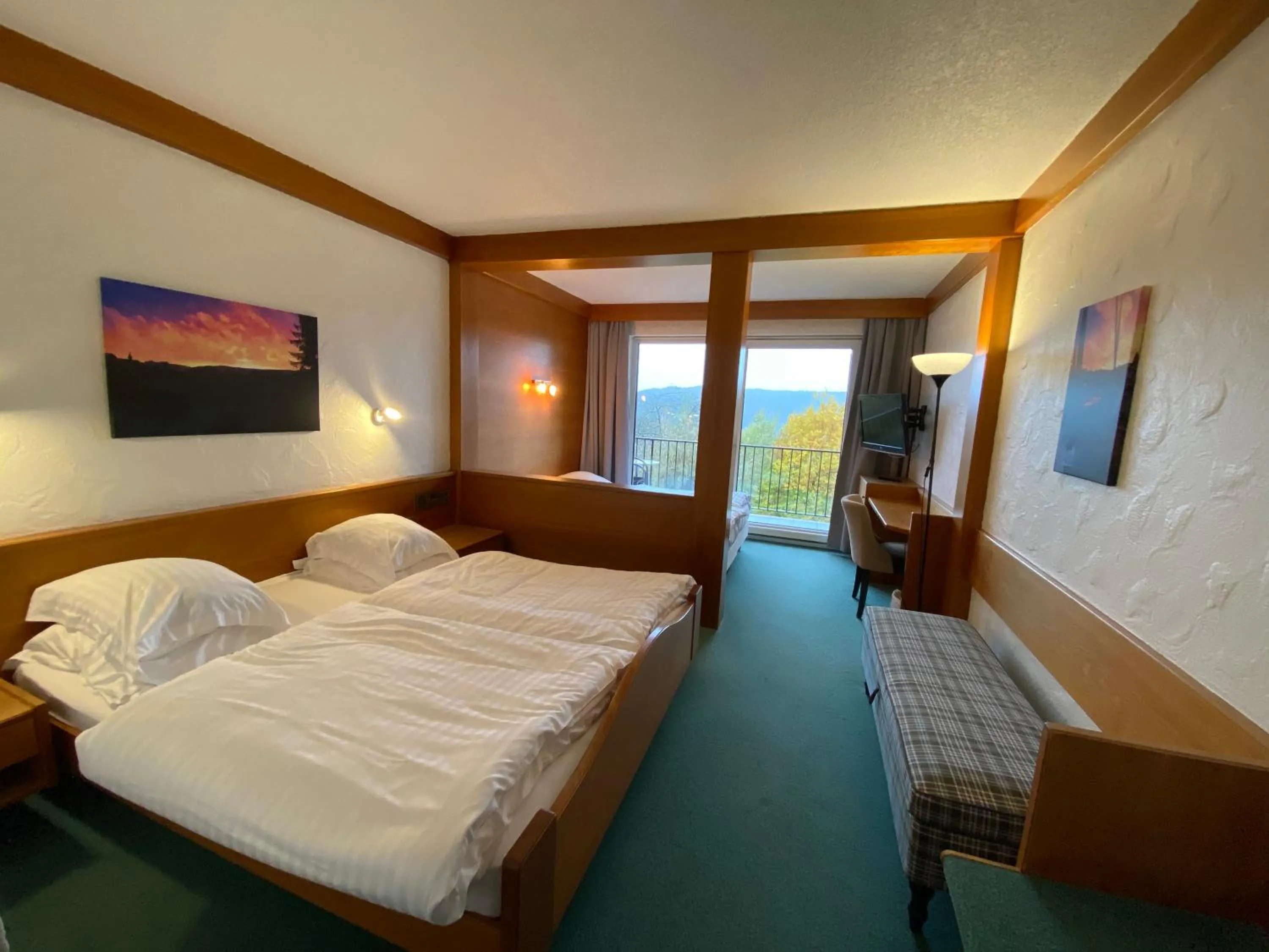 Family, Bed in Logis Hôtel-Restaurant Aux Trois Roses