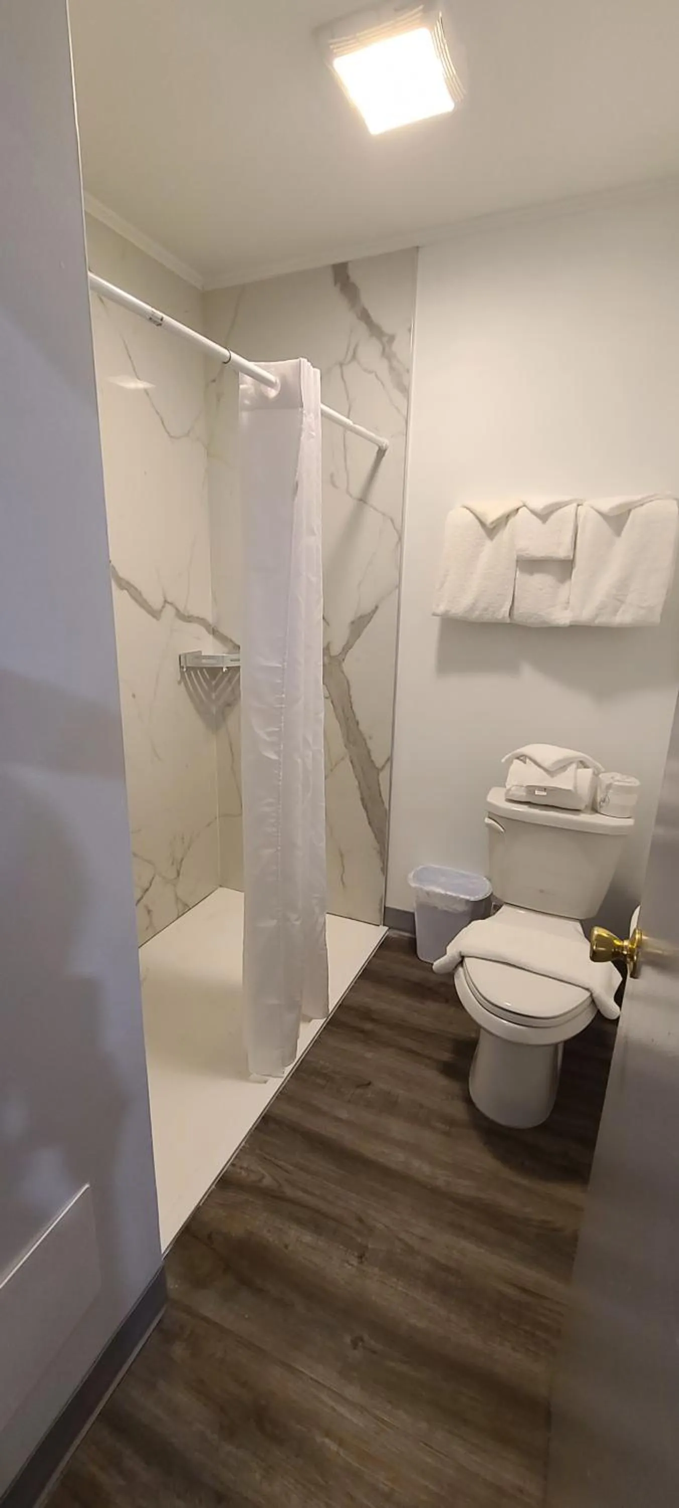 Bathroom in Outer Banks Motor Lodge