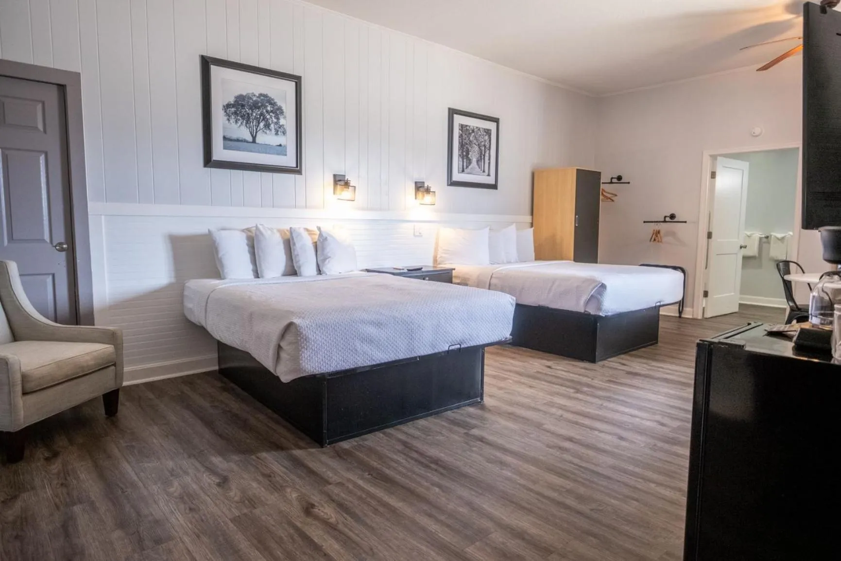 Bed in Outer Banks Motor Lodge