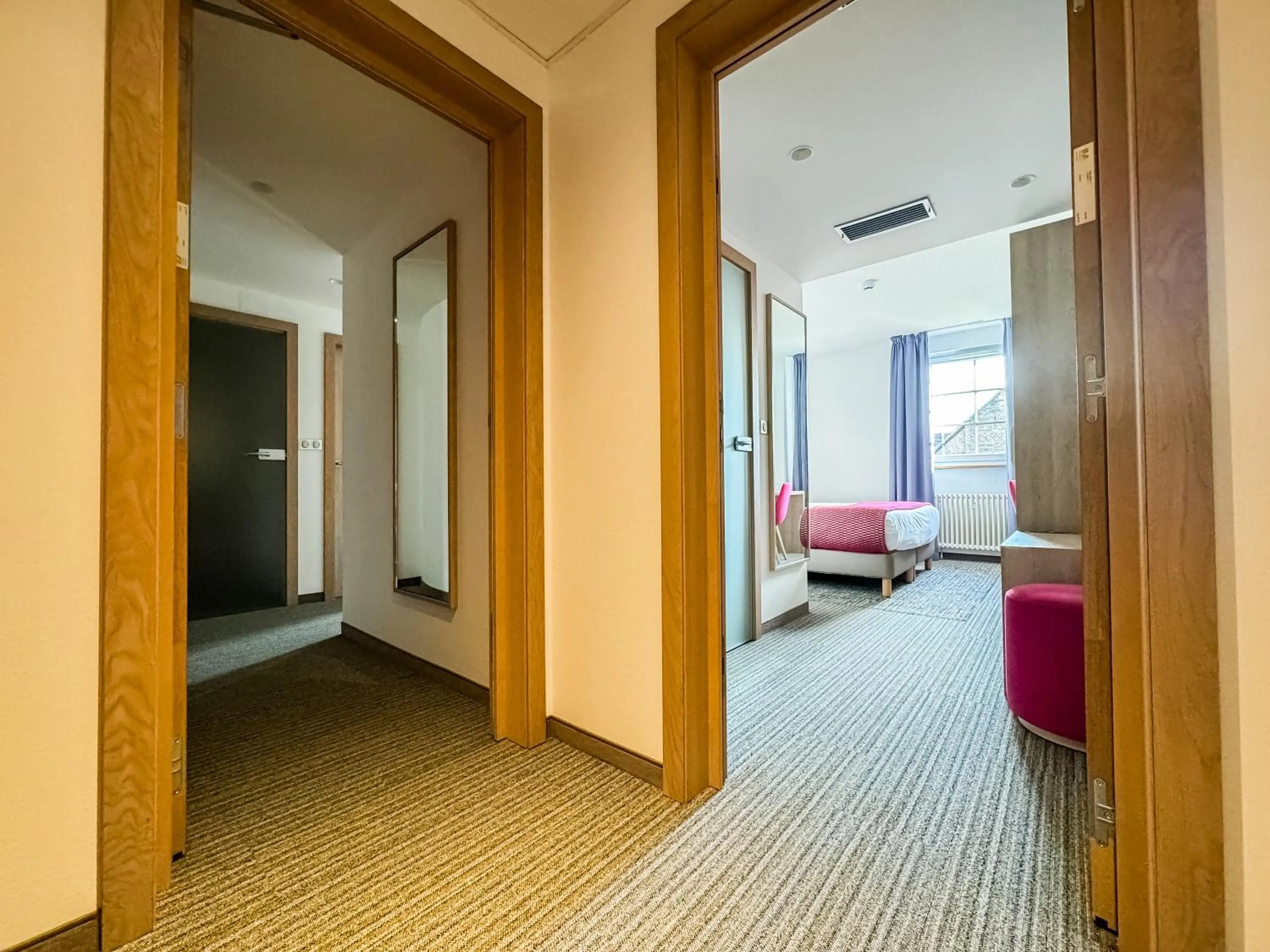 Two Connecting Double Rooms in Hôtel Restaurant Au Boeuf