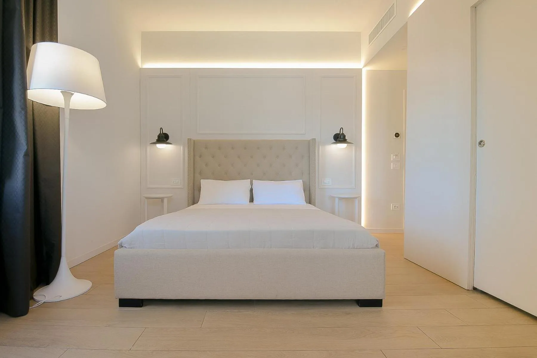 Photo of the whole room, Bed in Amendola16