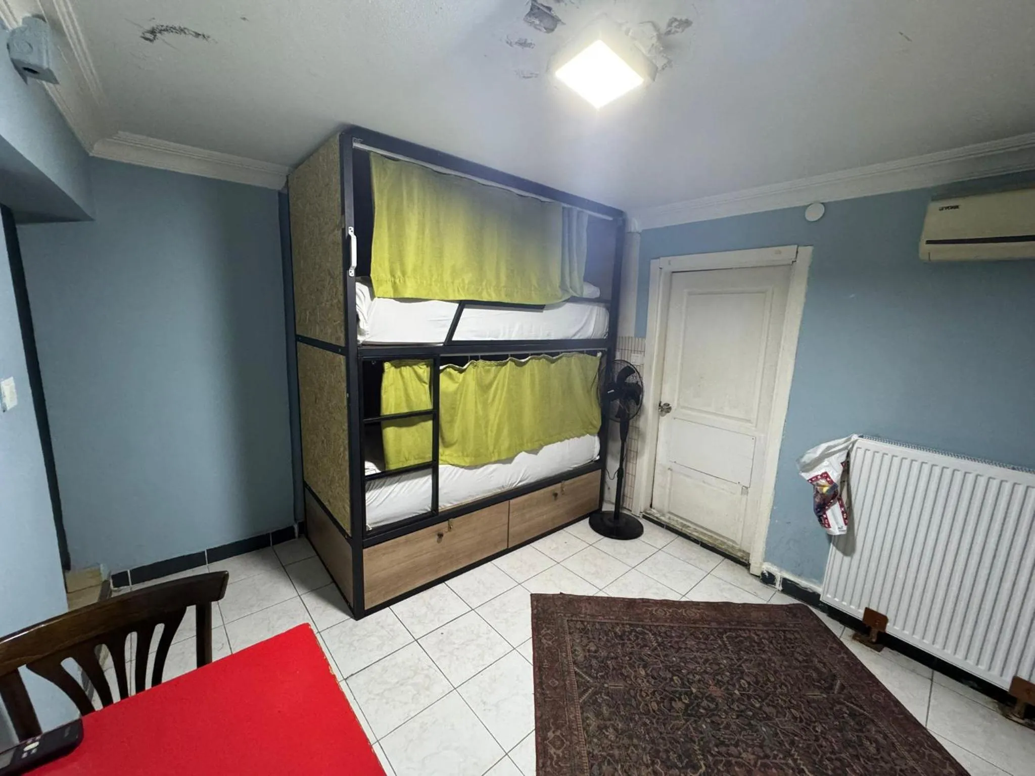 bunk bed, Bed in YOLO Hostel