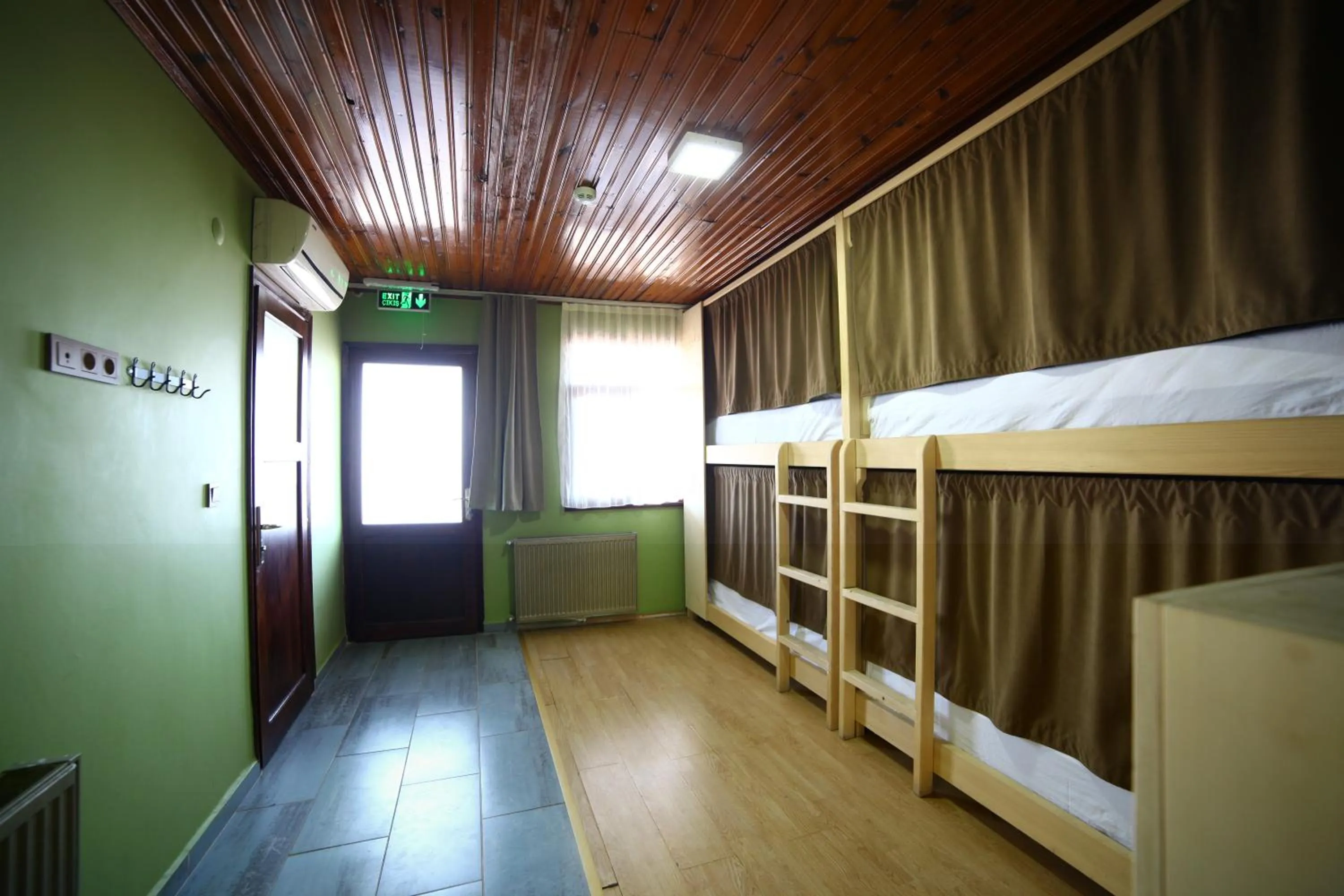 bunk bed, Bed in YOLO Hostel