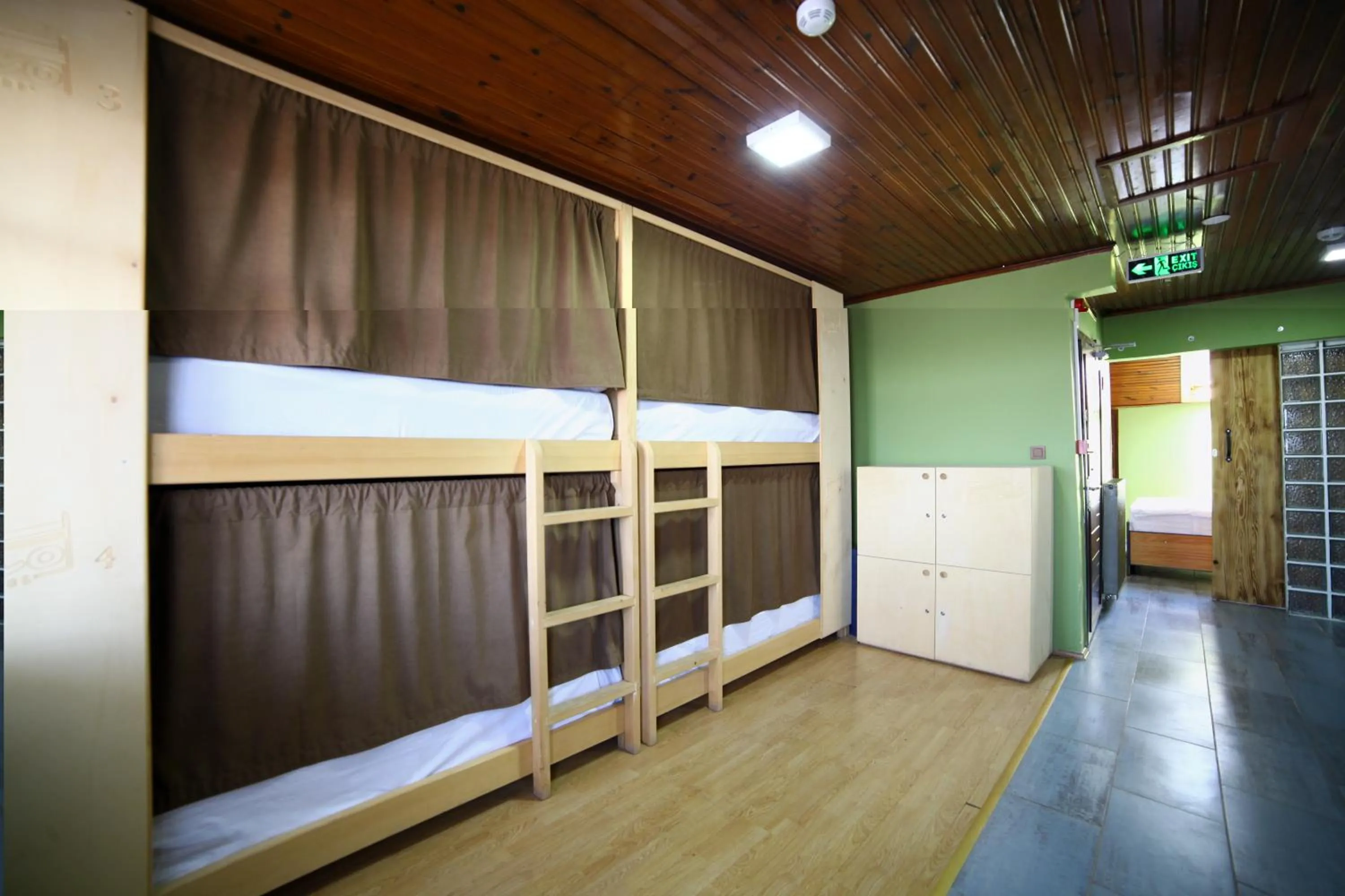 Bedroom, Bed in YOLO Hostel