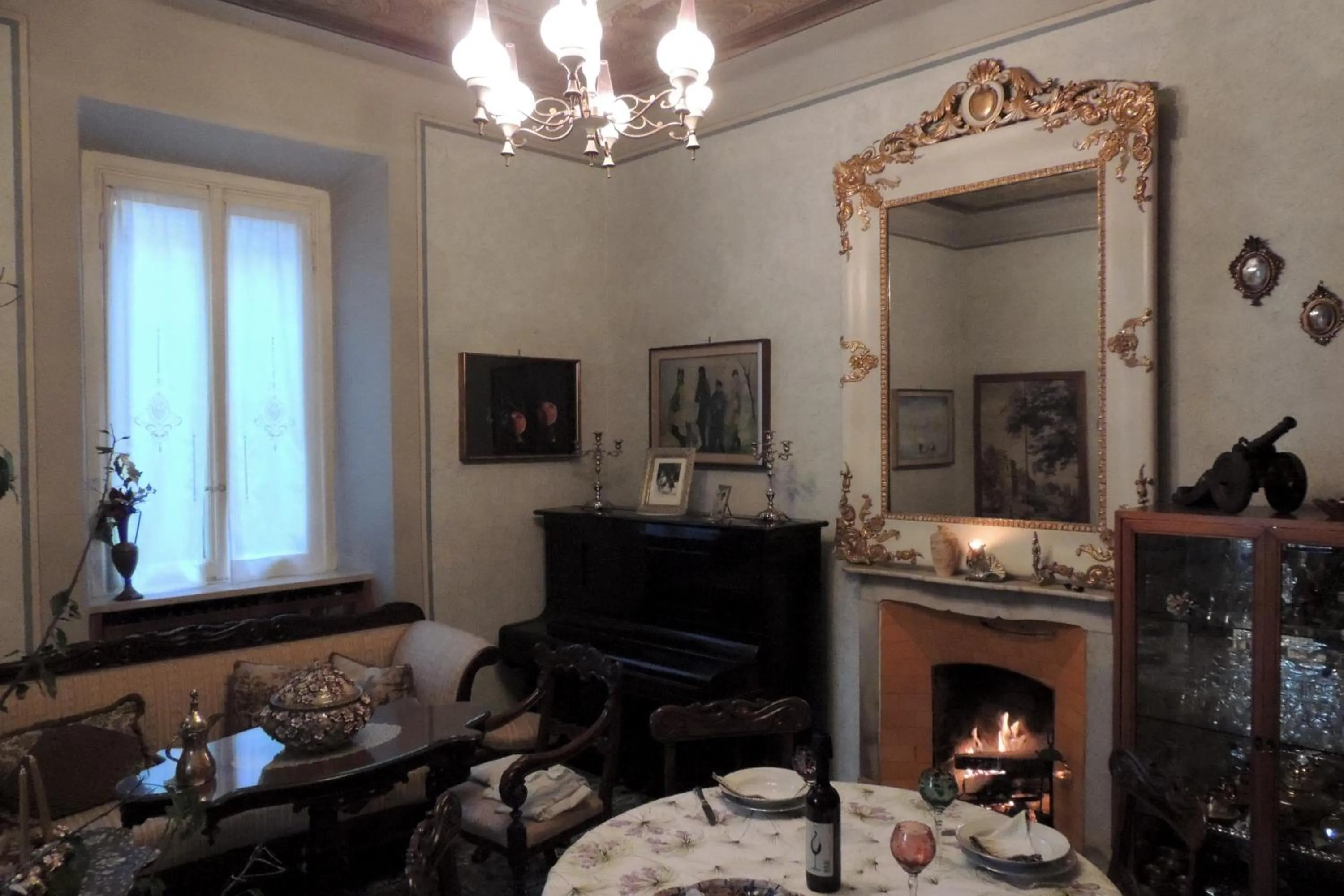 Library in B&B Villa Margherita