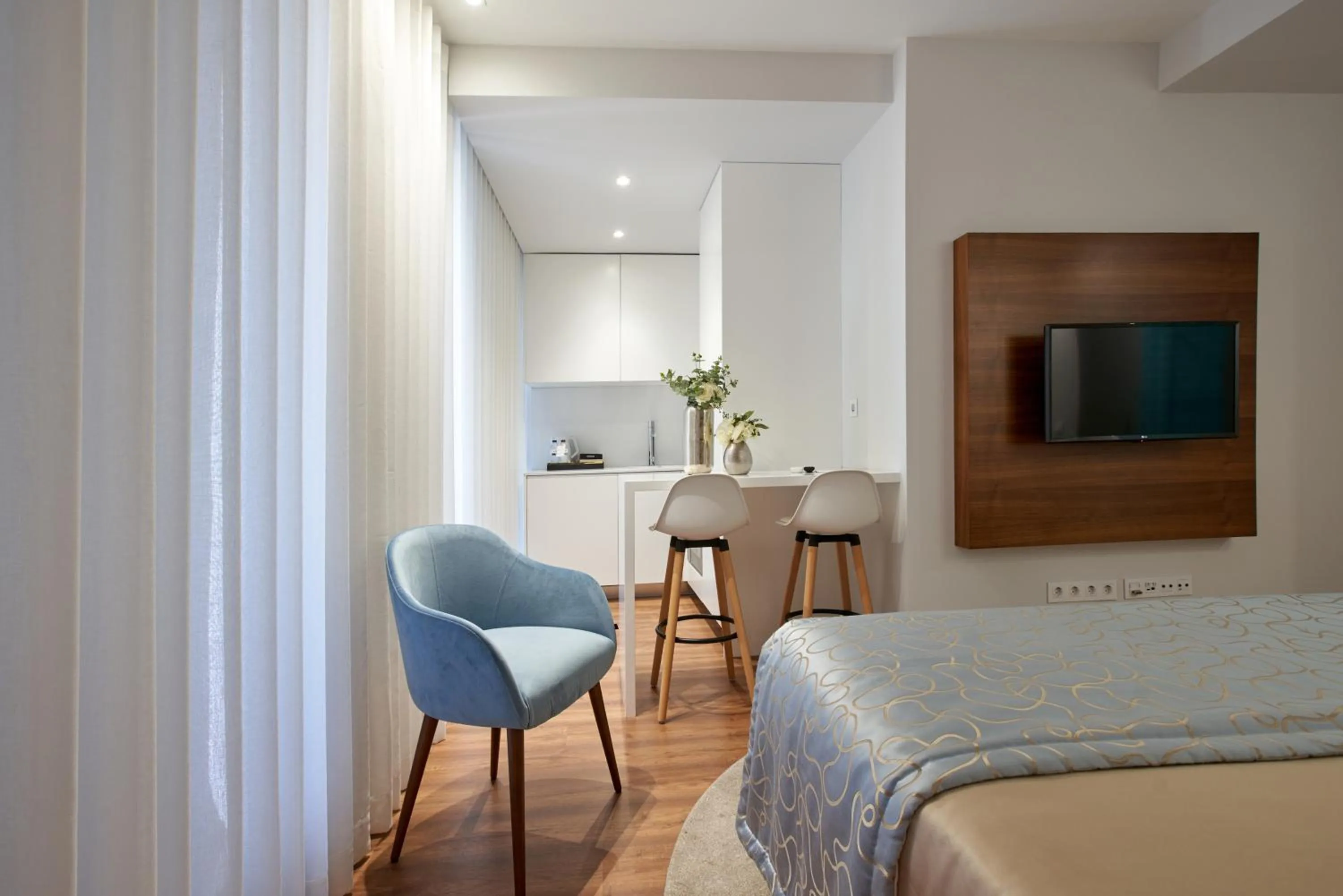 TV and multimedia, Bed in Signature Apartments Santa Catarina