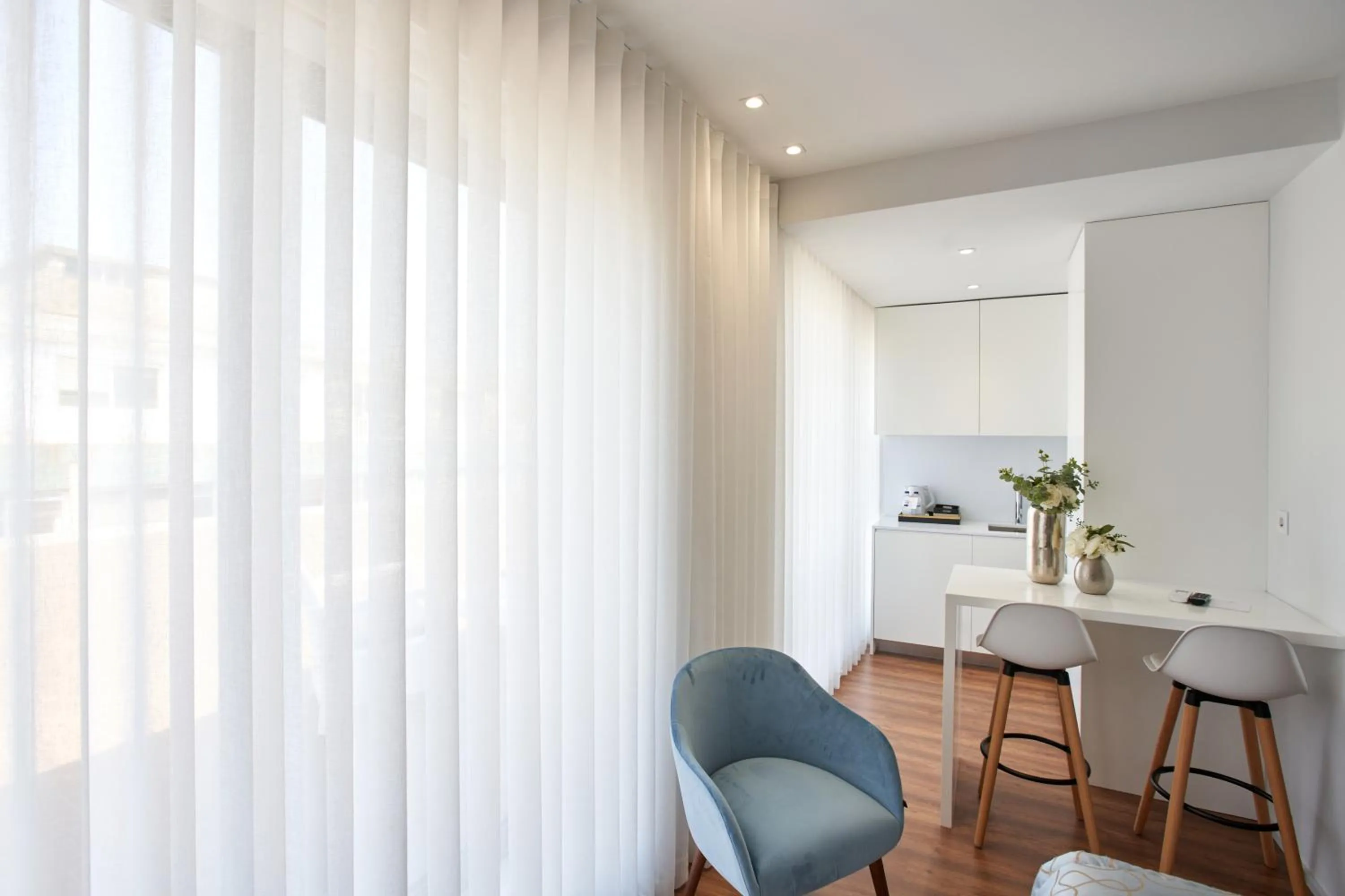 Seating area in Signature Apartments Santa Catarina