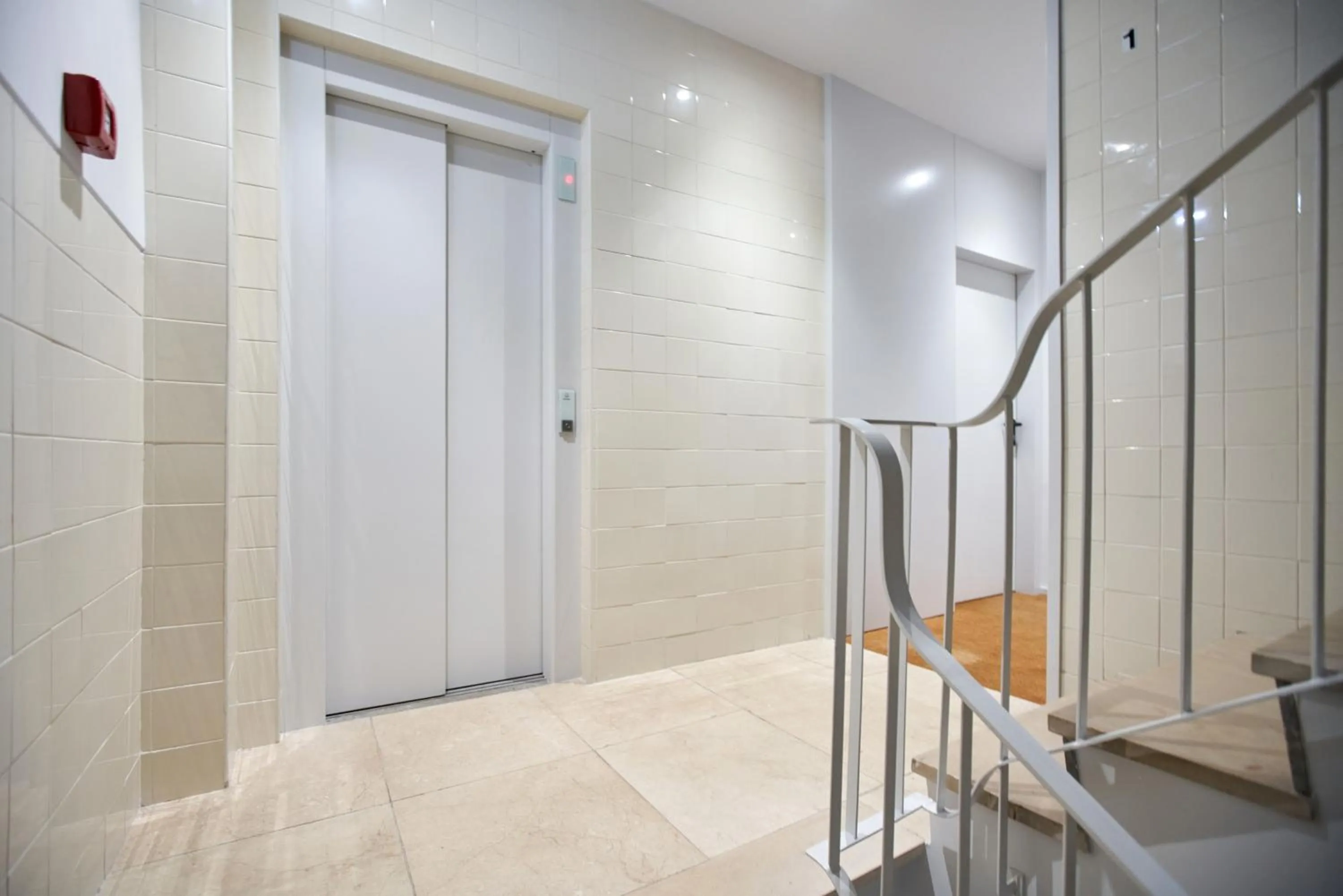 elevator in Signature Apartments Santa Catarina