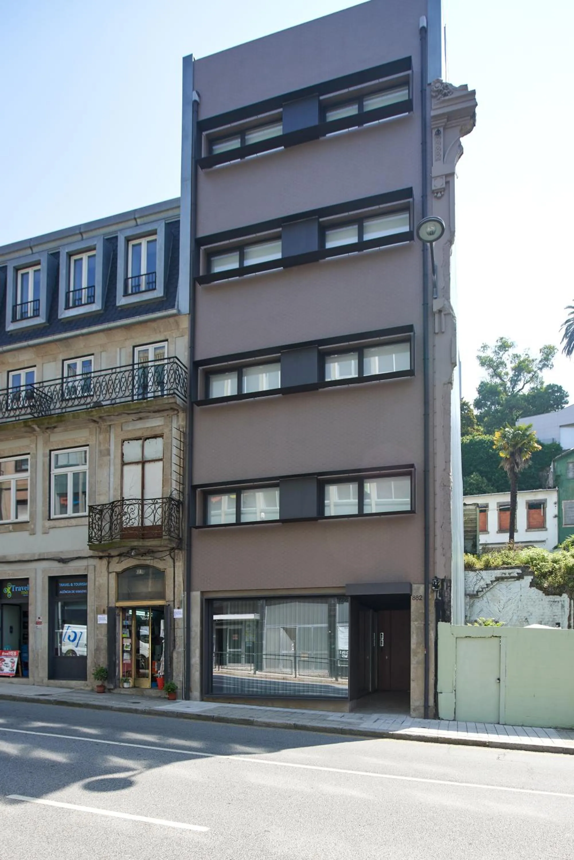 Property building in Signature Apartments Santa Catarina