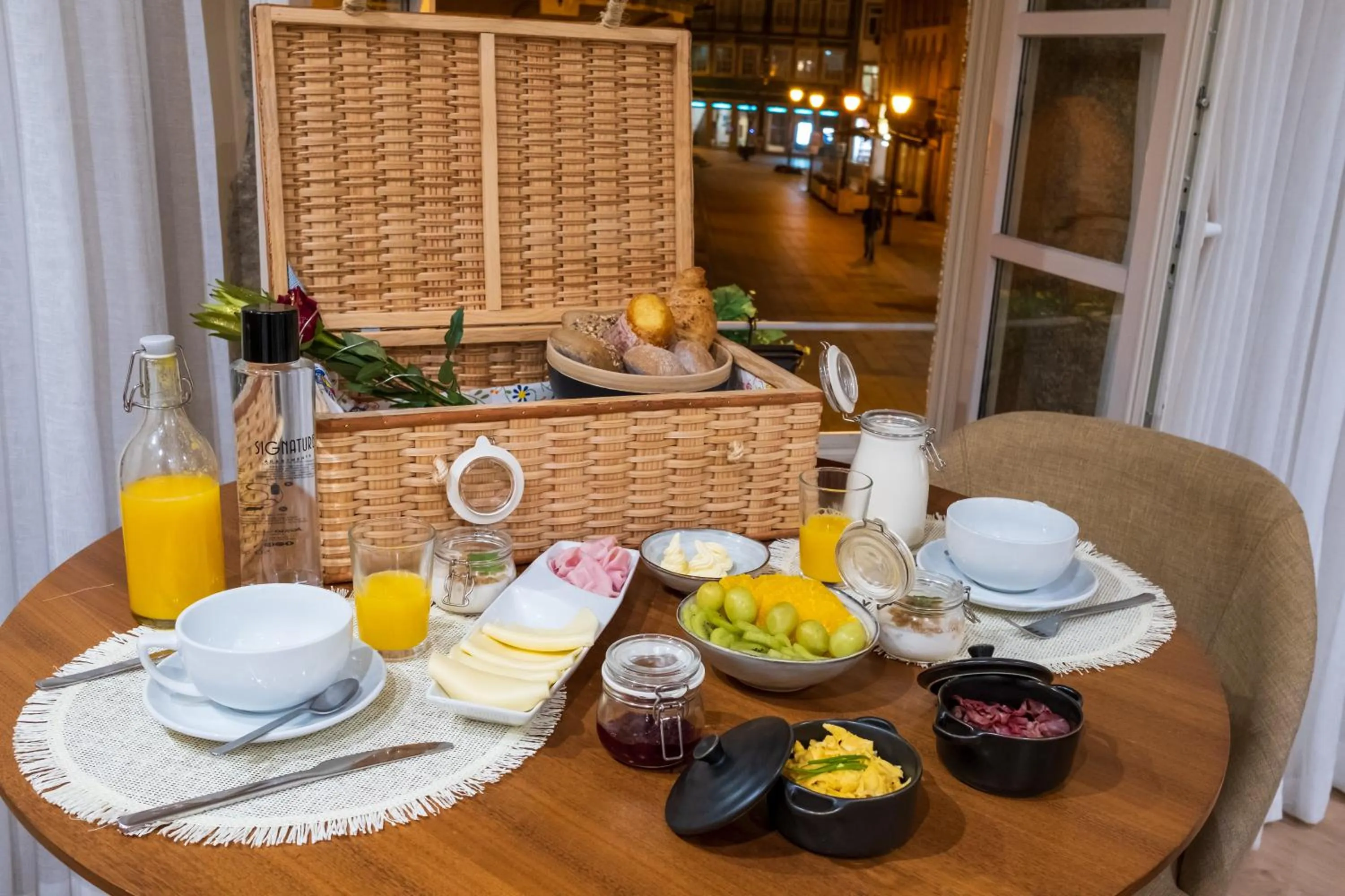 Breakfast in Signature Apartments Santa Catarina