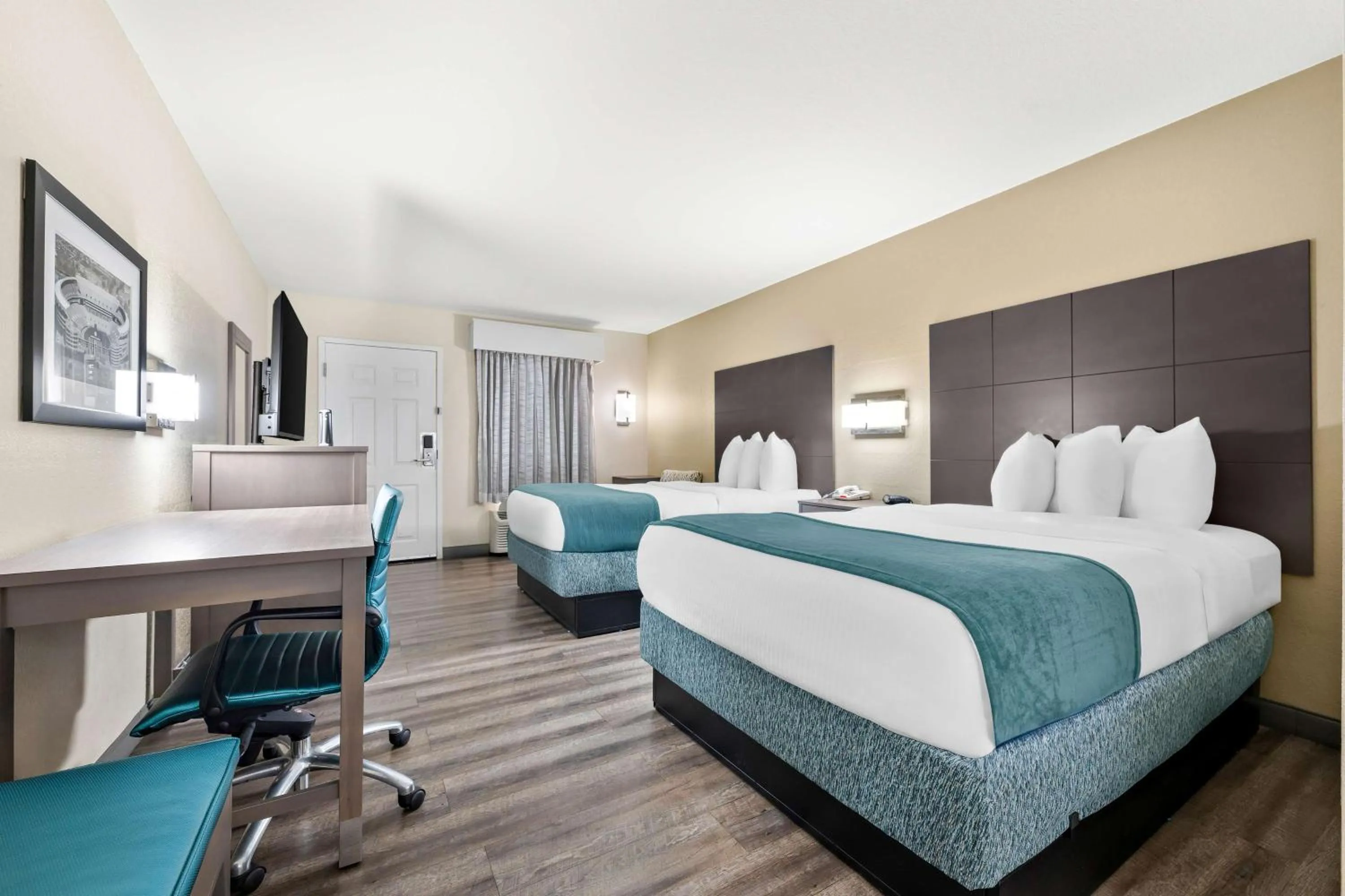 Bedroom, Bed in Best Western Catalina Inn