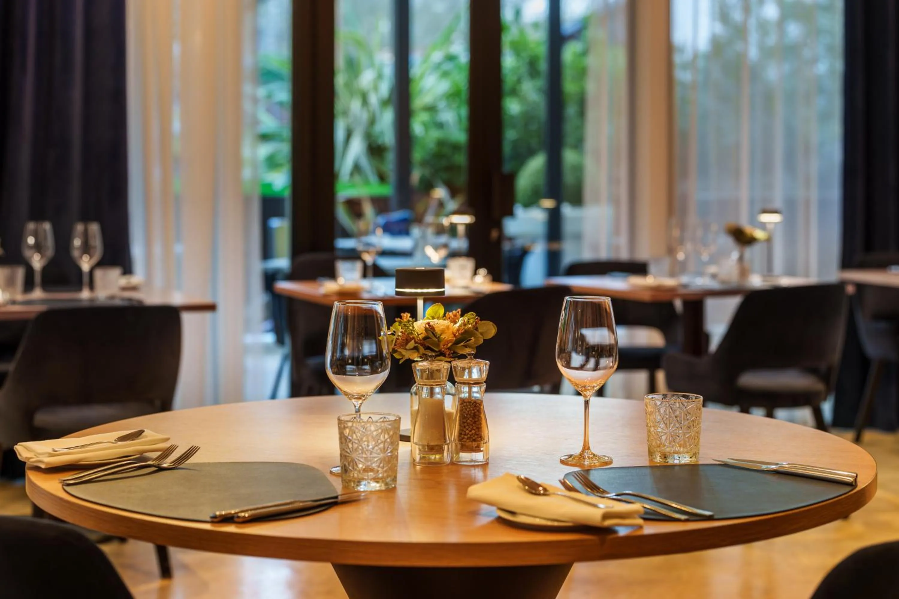 Restaurant/places to eat in Le Richebourg Hôtel, Restaurant & Spa