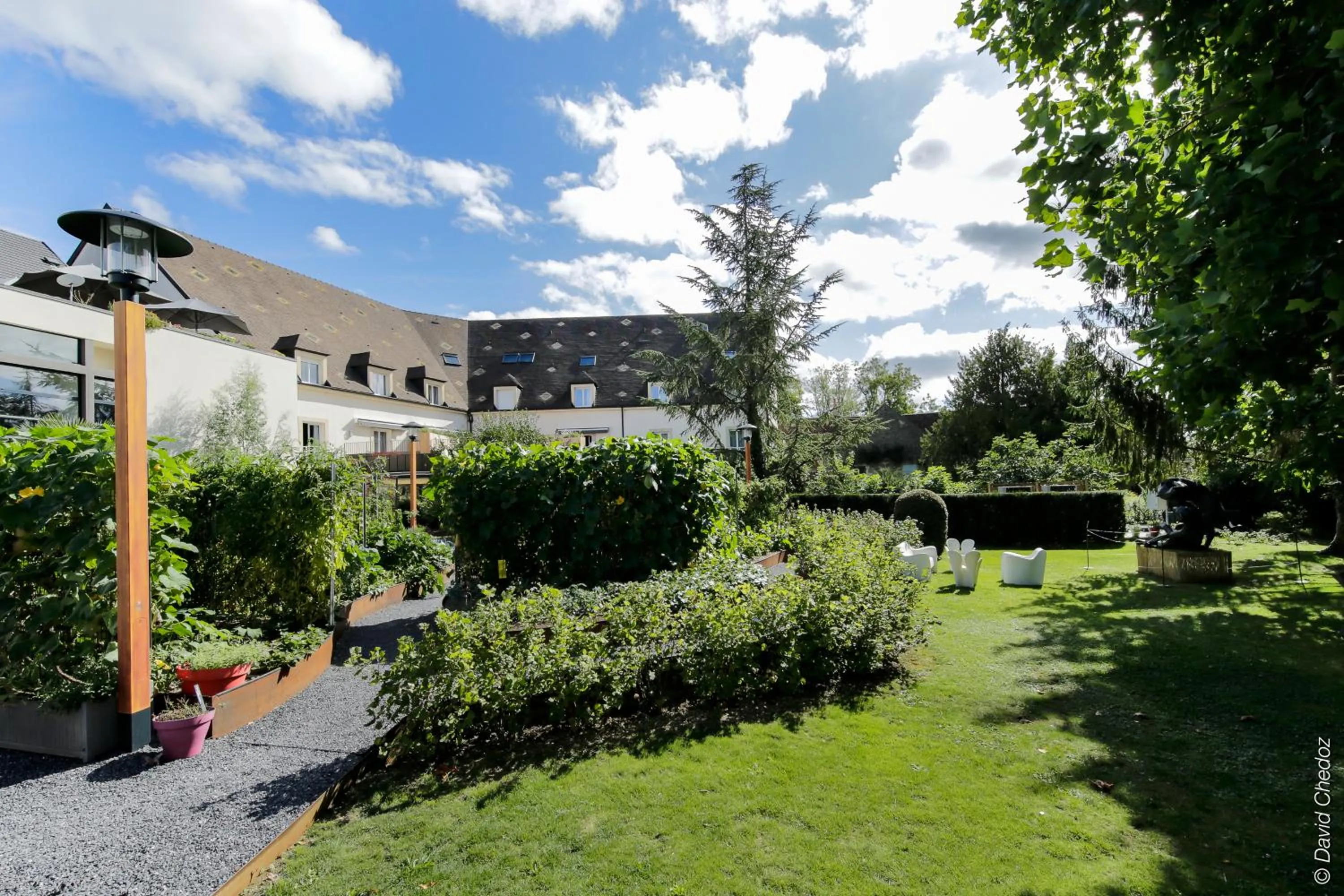 Garden in Le Richebourg Hôtel, Restaurant & Spa