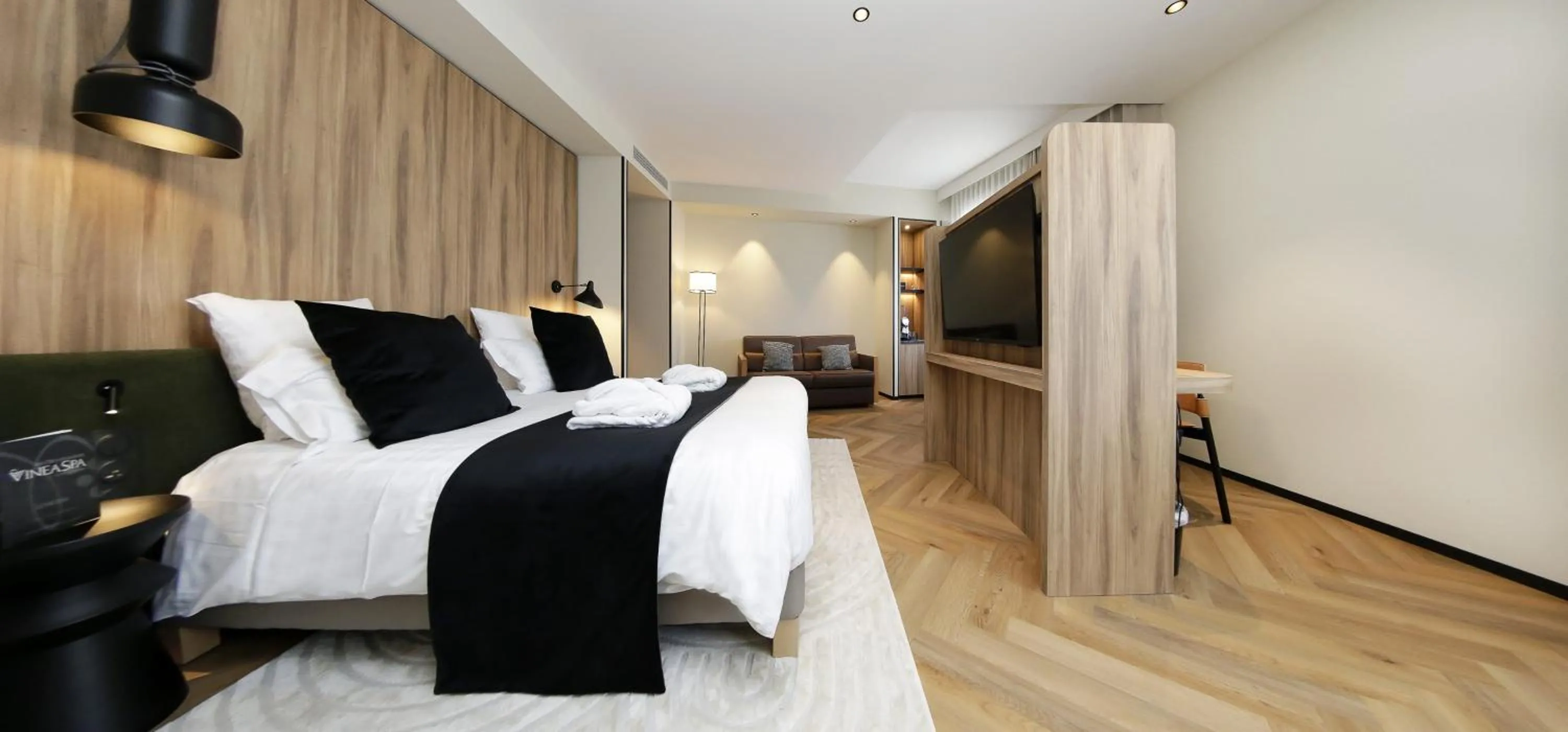 Bed in Le Richebourg Hôtel, Restaurant & Spa