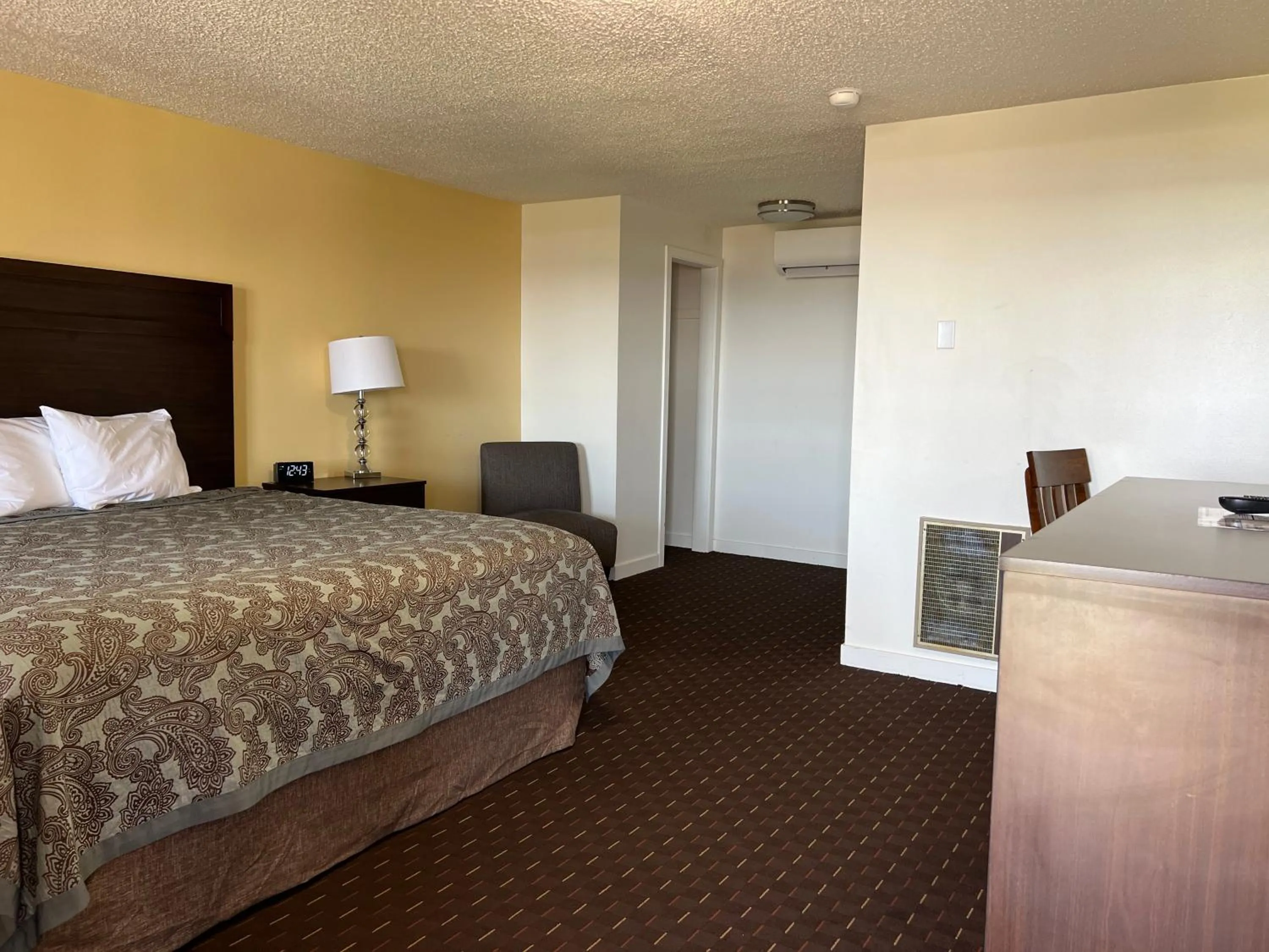 Bedroom, Bed in Port Townsend Inn