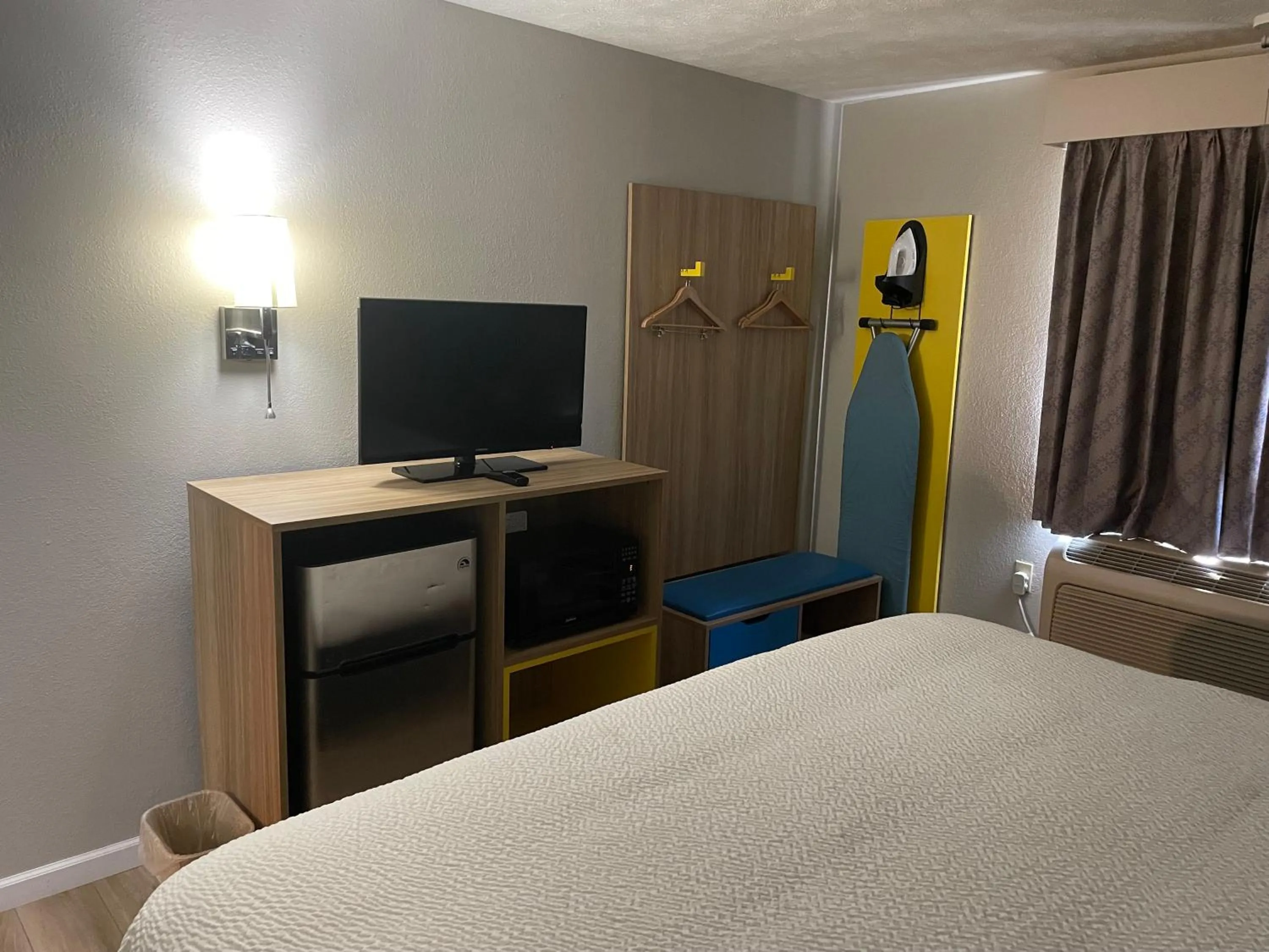 furniture, Bed in Days Inn by Wyndham Warrensburg