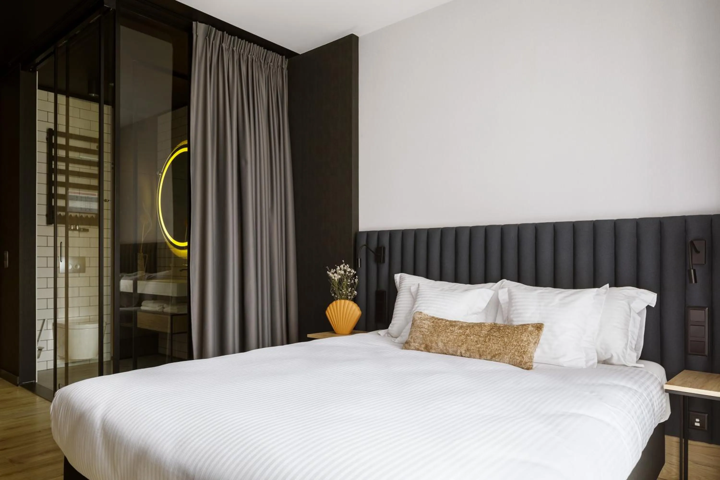 Bathroom, Bed in Hotel Saltic Resort & Spa Grzybowo