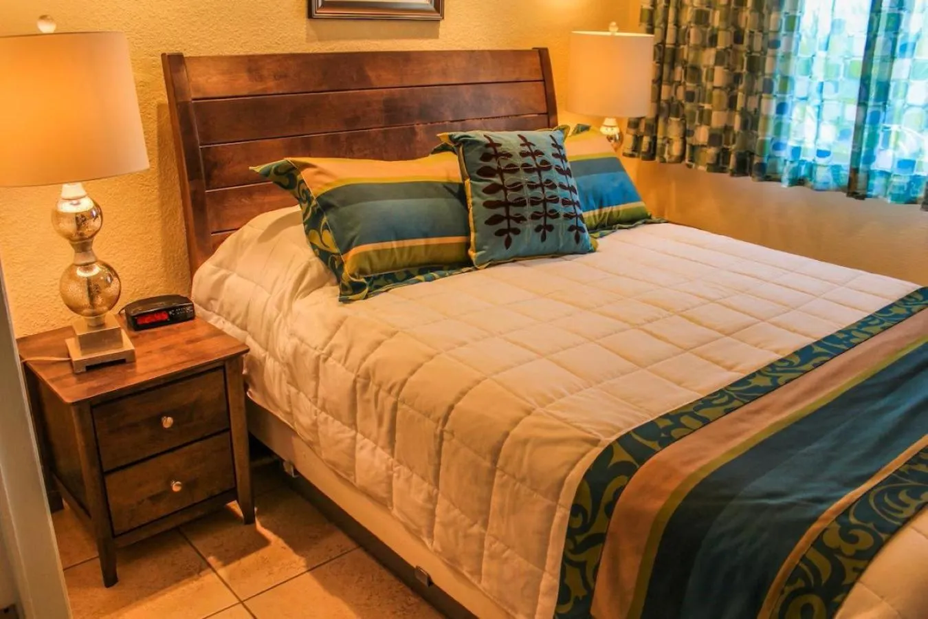 Bed in Hollywood Sands Resort