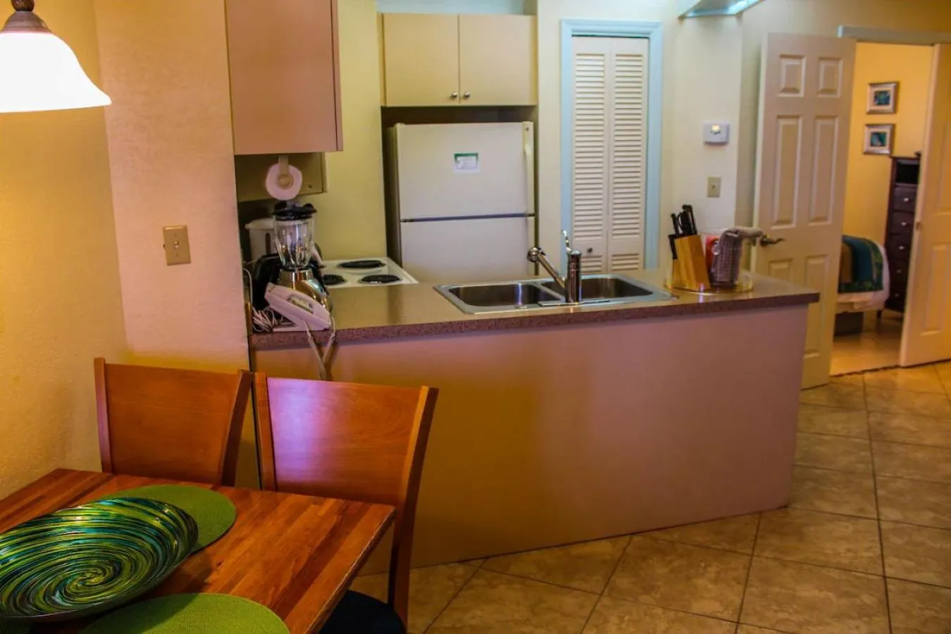 Kitchen or kitchenette in Hollywood Sands Resort