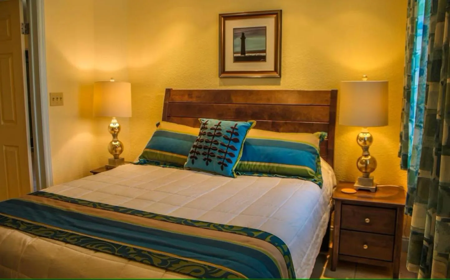 Bed in Hollywood Sands Resort