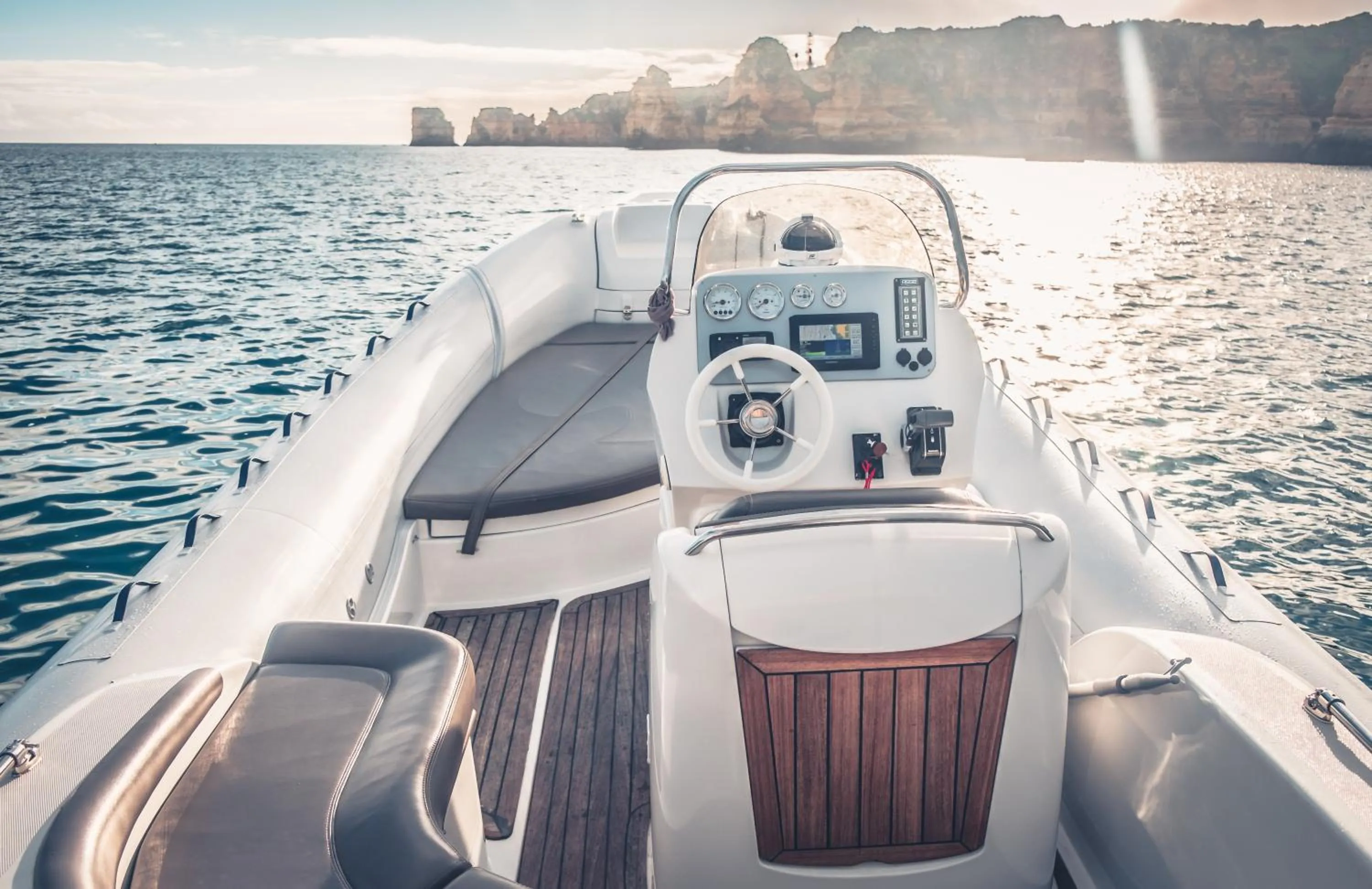 Moonshine Guest House with private studios and private cottage