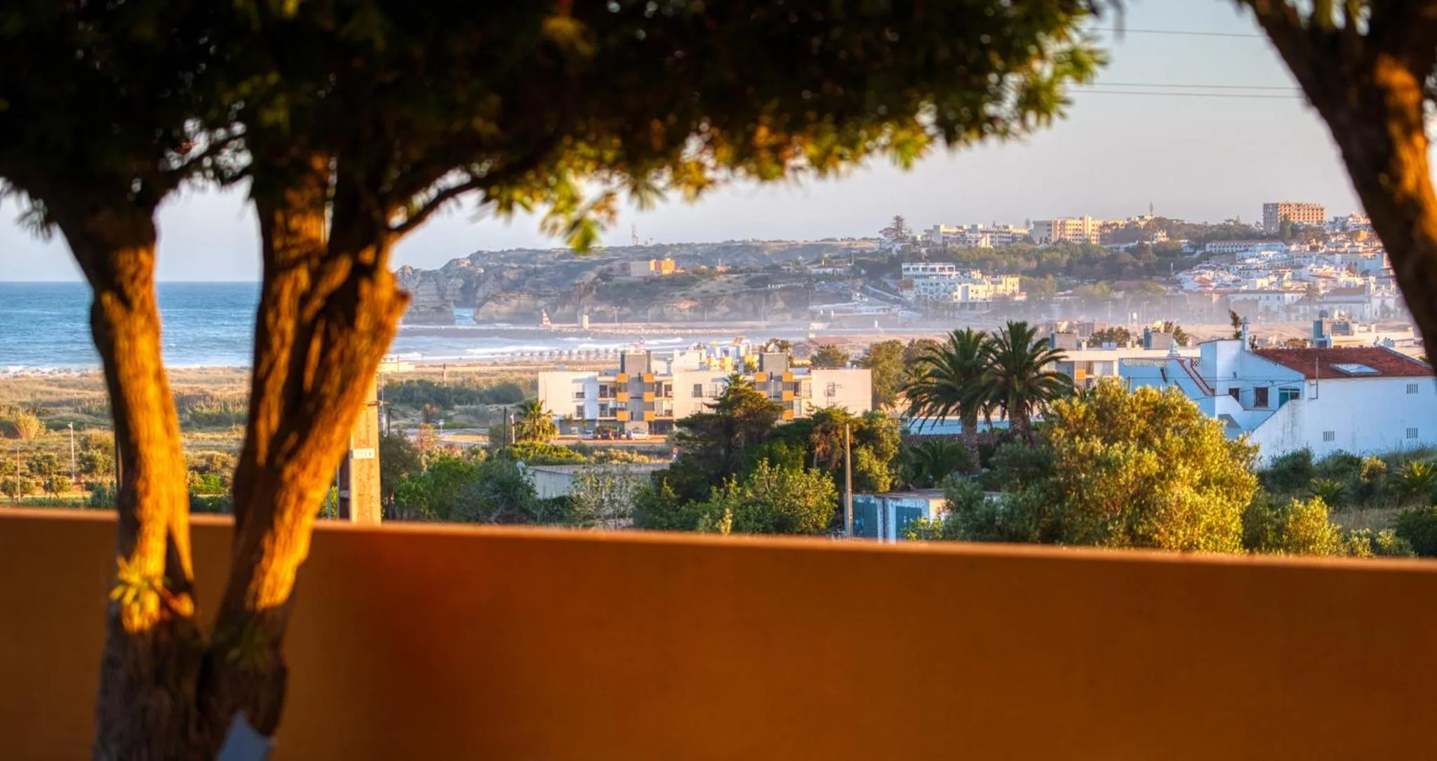 Moonshine Guest House with private studios and private cottage