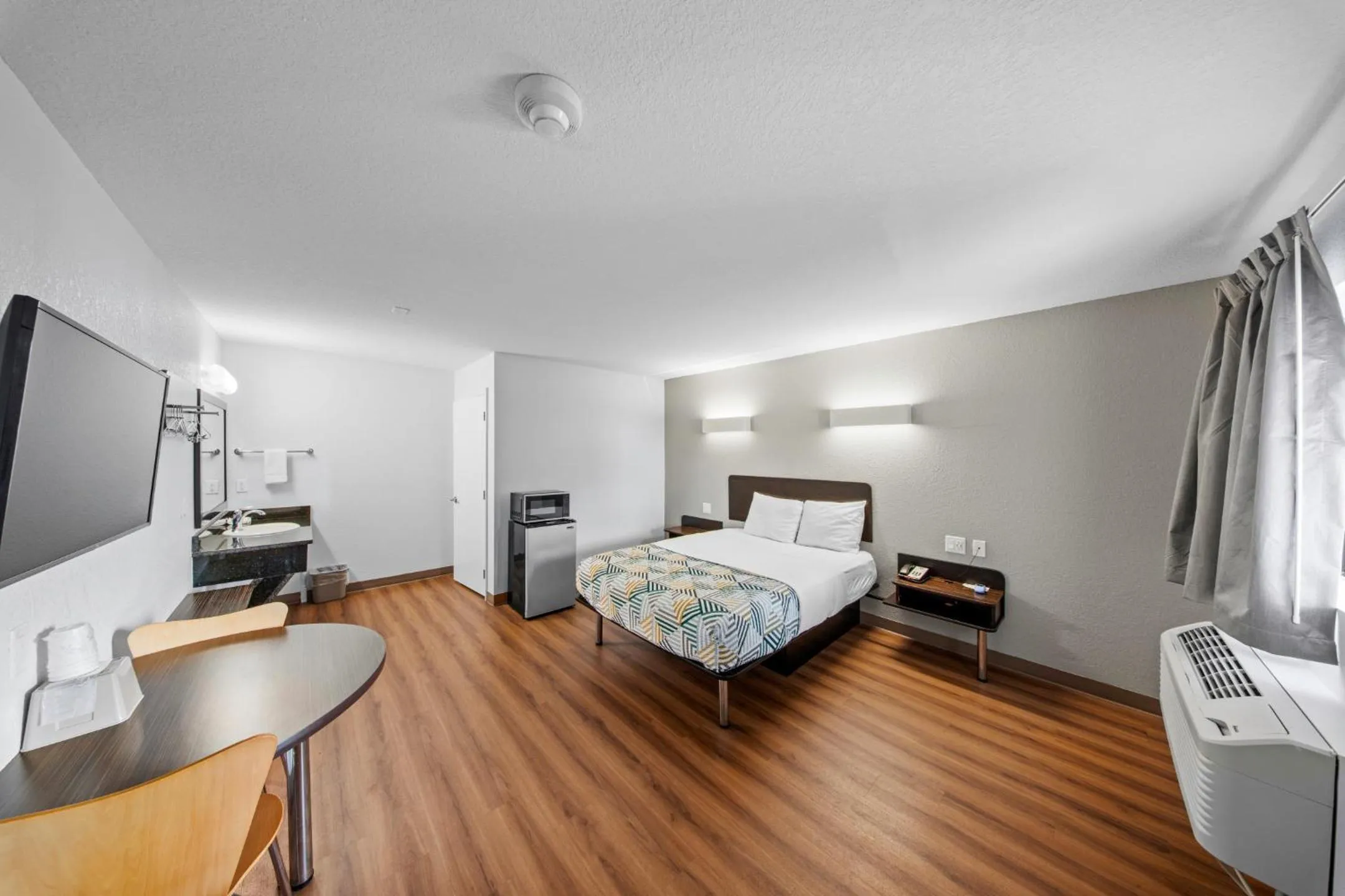 Bedroom, Bed in Motel 6-Moultrie, GA