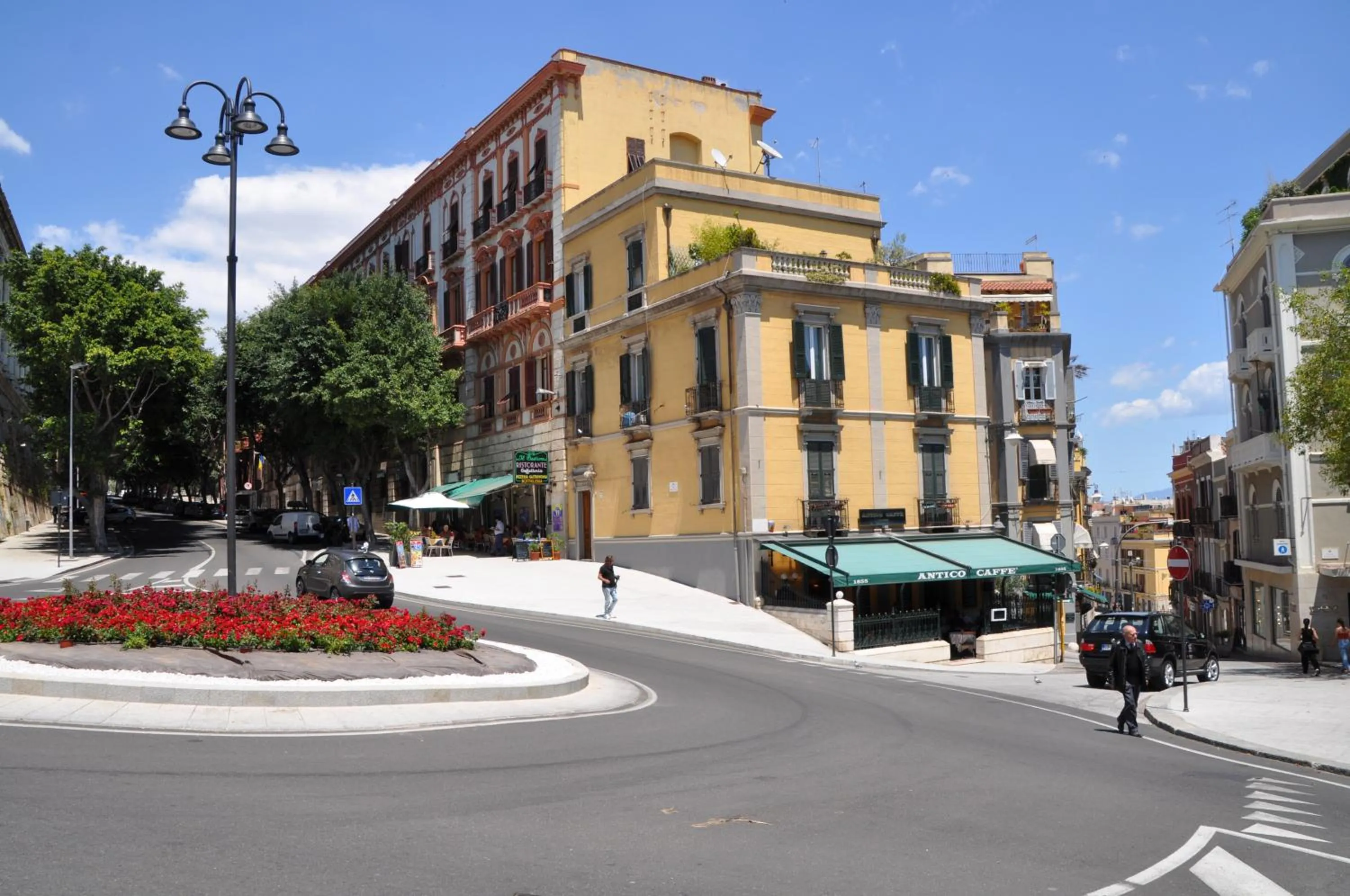 Nearby landmark in EVA LUXURY ROOMS CAGLIARI
