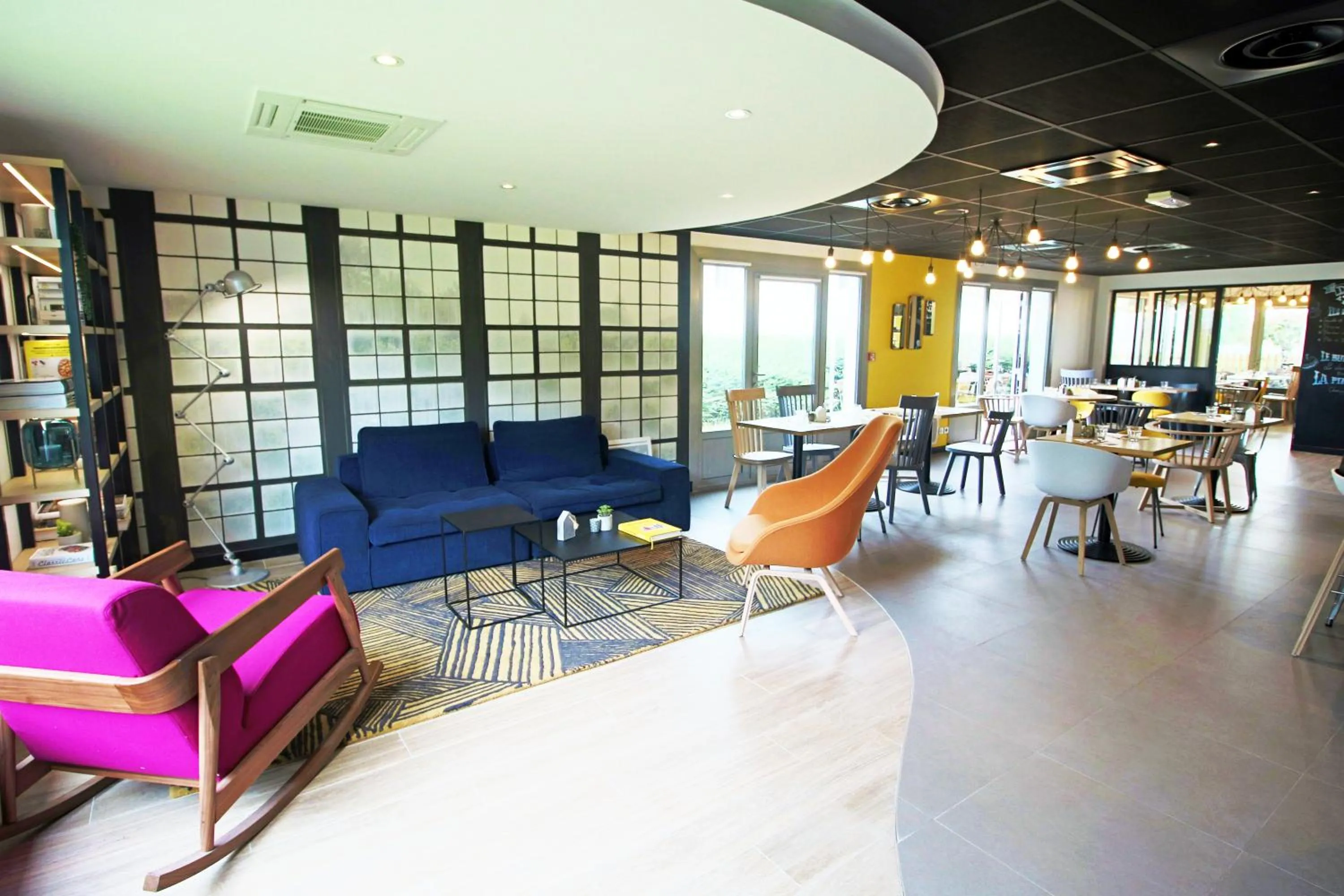 Restaurant/places to eat in Campanile Hotel Senlis