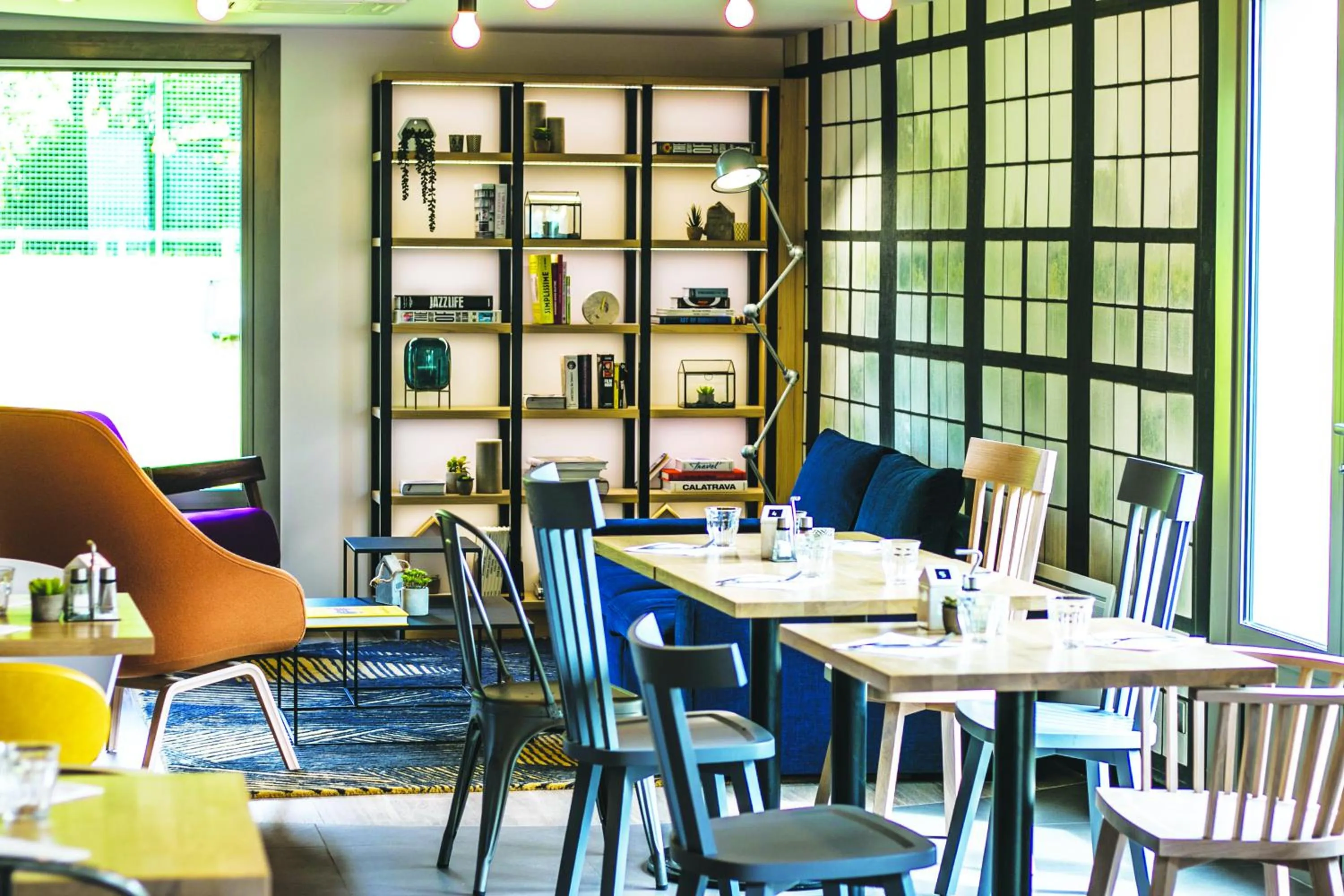 Restaurant/places to eat in Campanile Hotel Senlis