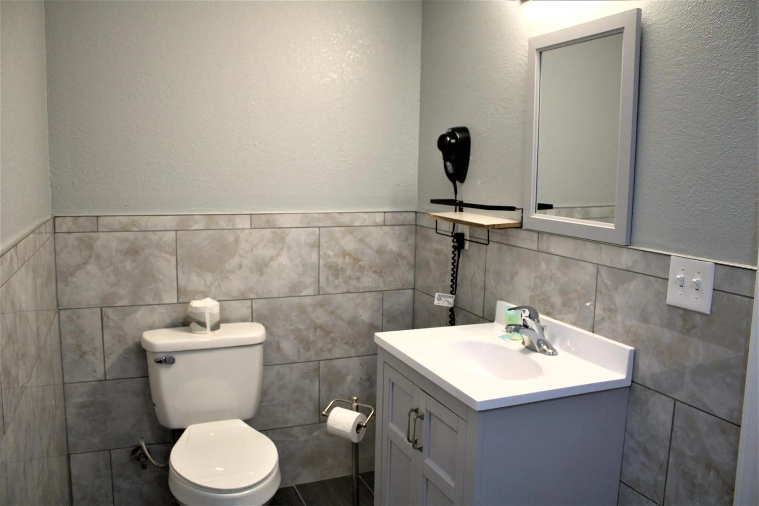 Bathroom in Hometowne Inn & Suites