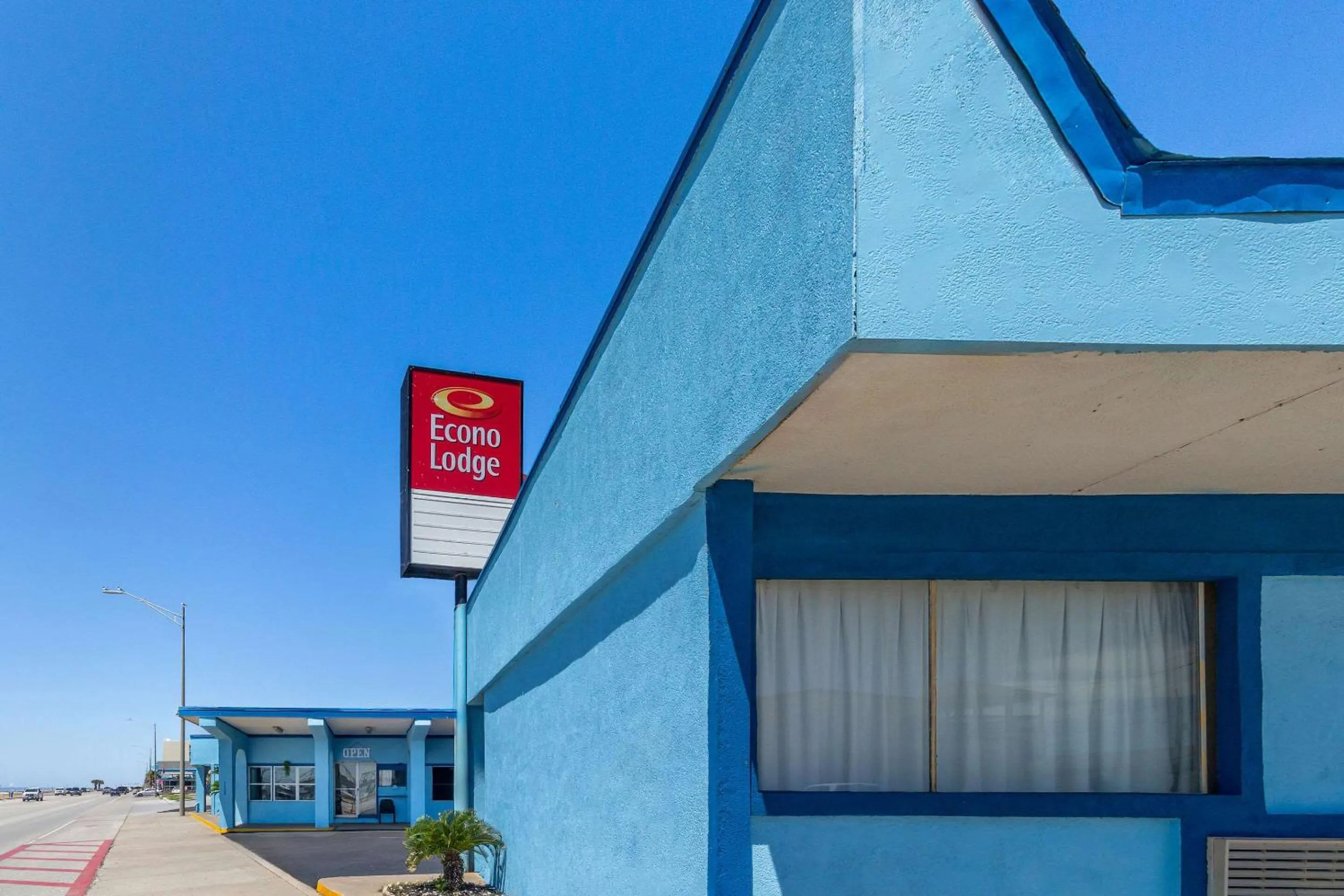 Property building in Econo Lodge Galveston Seawall