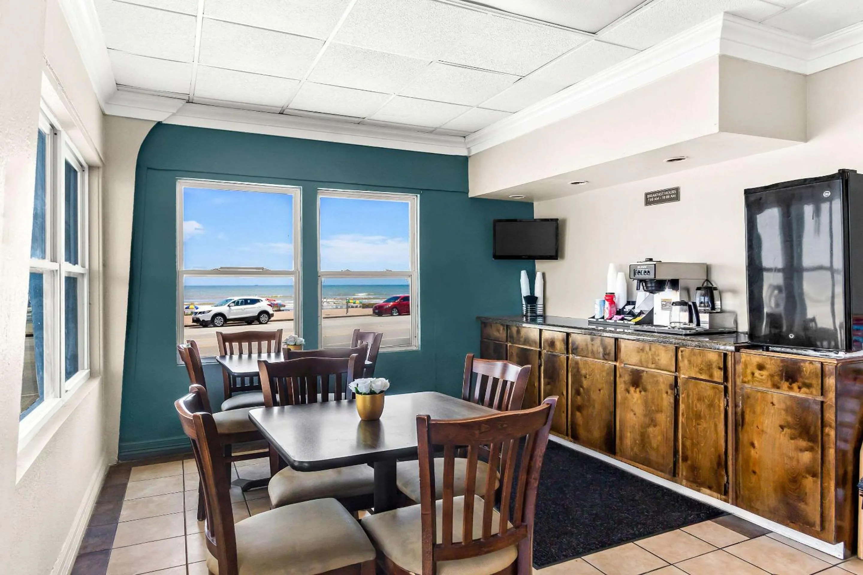 Breakfast in Econo Lodge Galveston Seawall