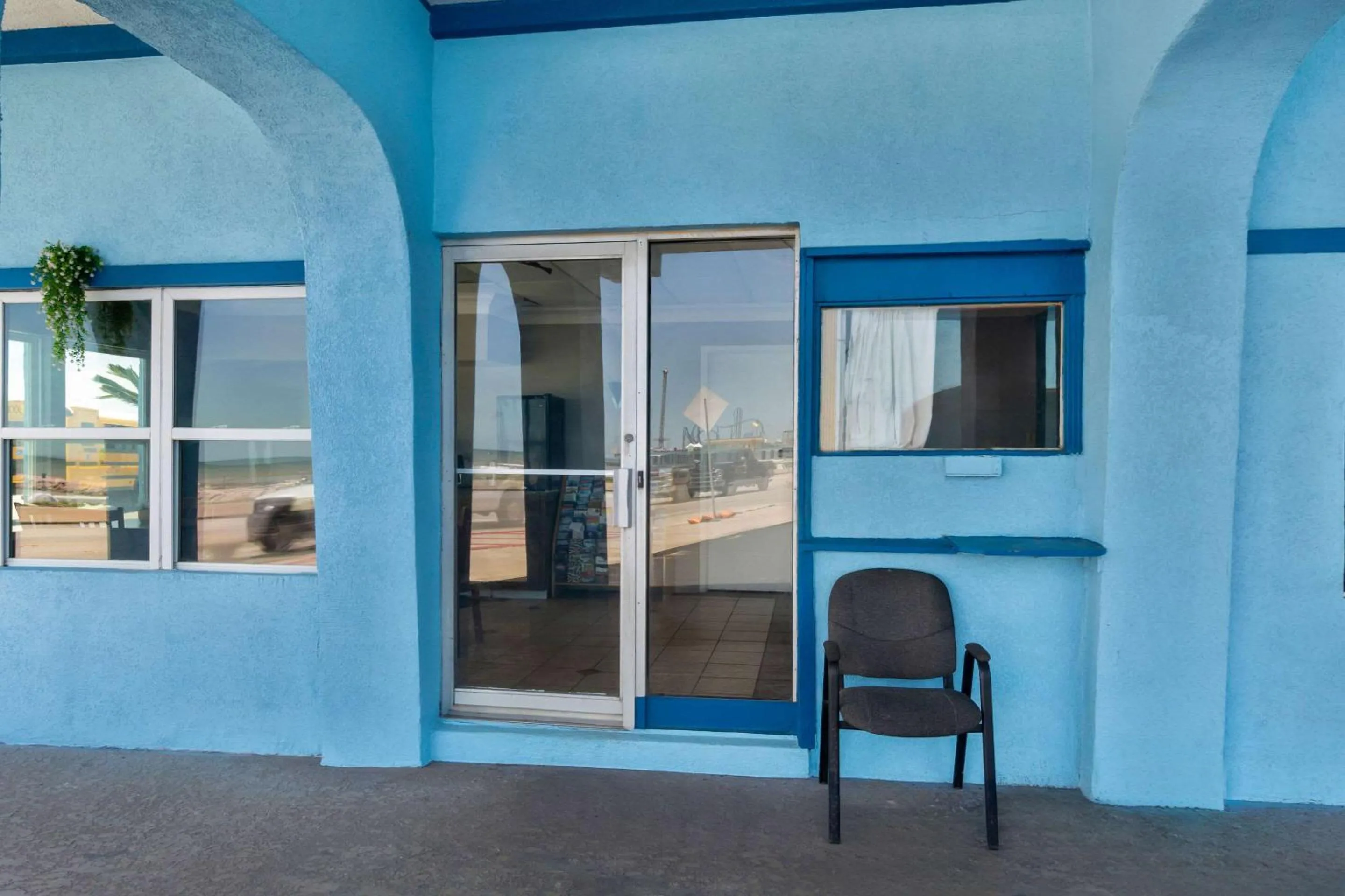 Property building in Econo Lodge Galveston Seawall