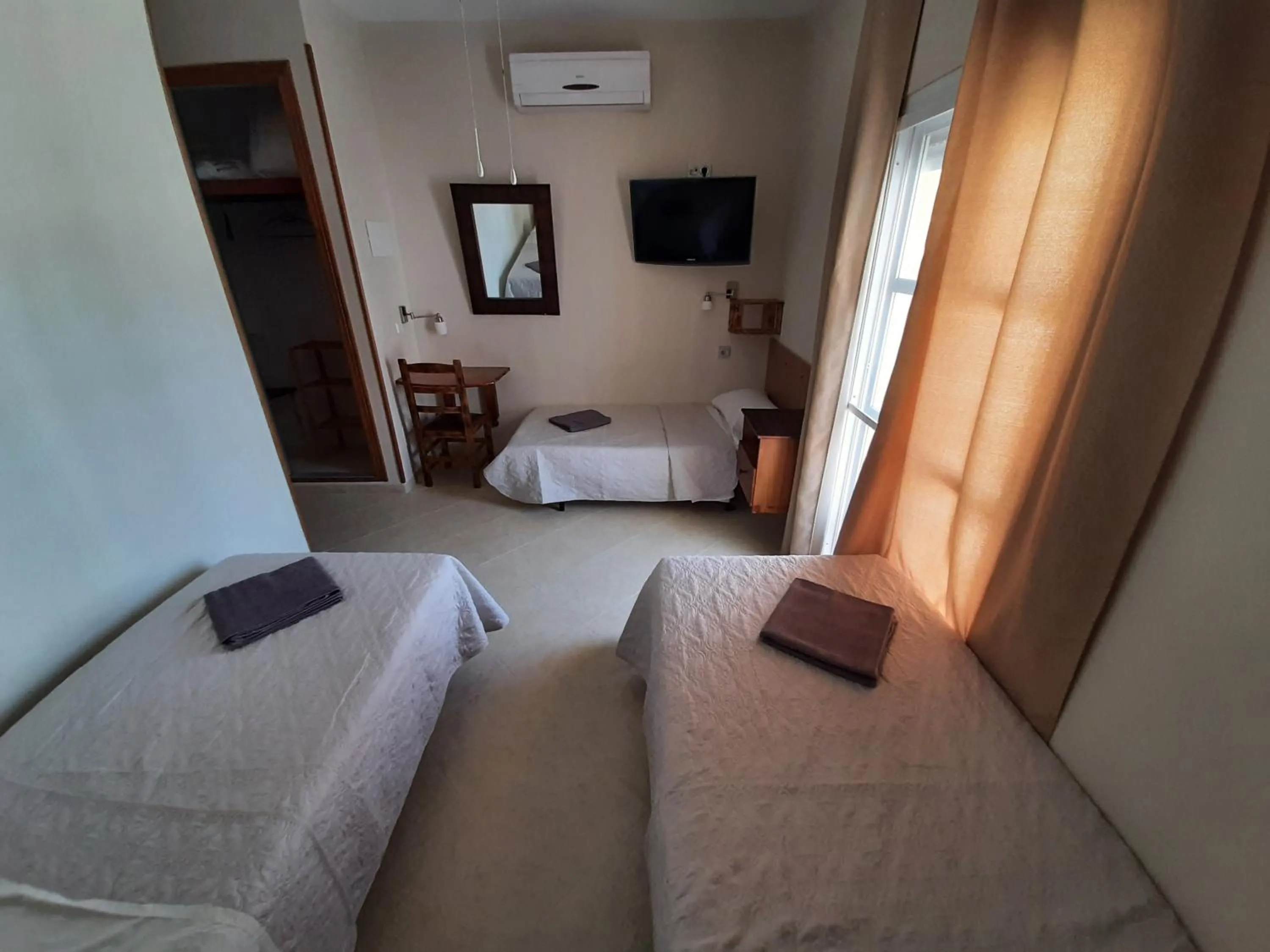 Bedroom, Bed in Sotel Valle Guadiaro