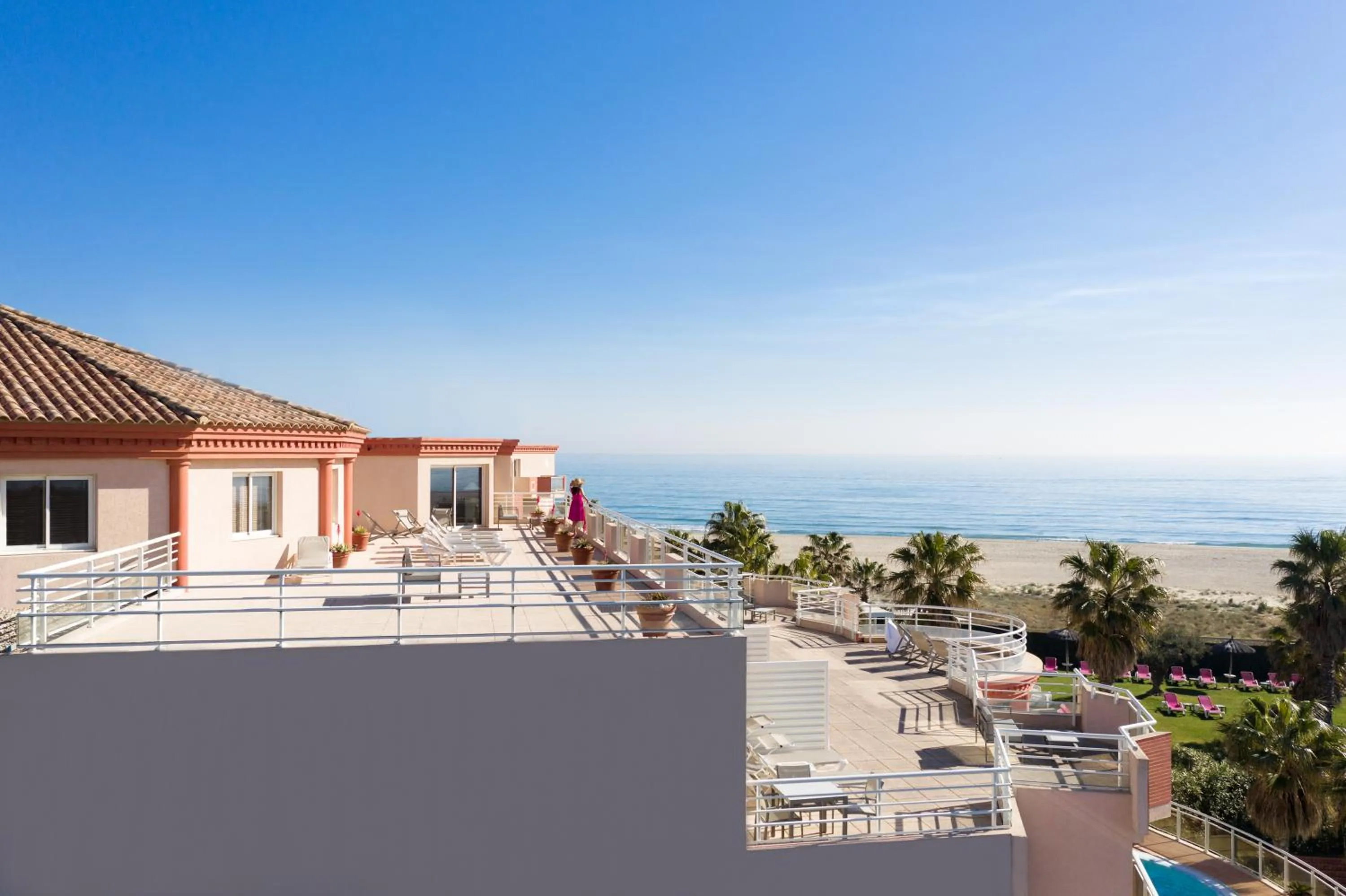 Facade/entrance in Grand Hôtel Les Flamants Roses Thalasso & Spa