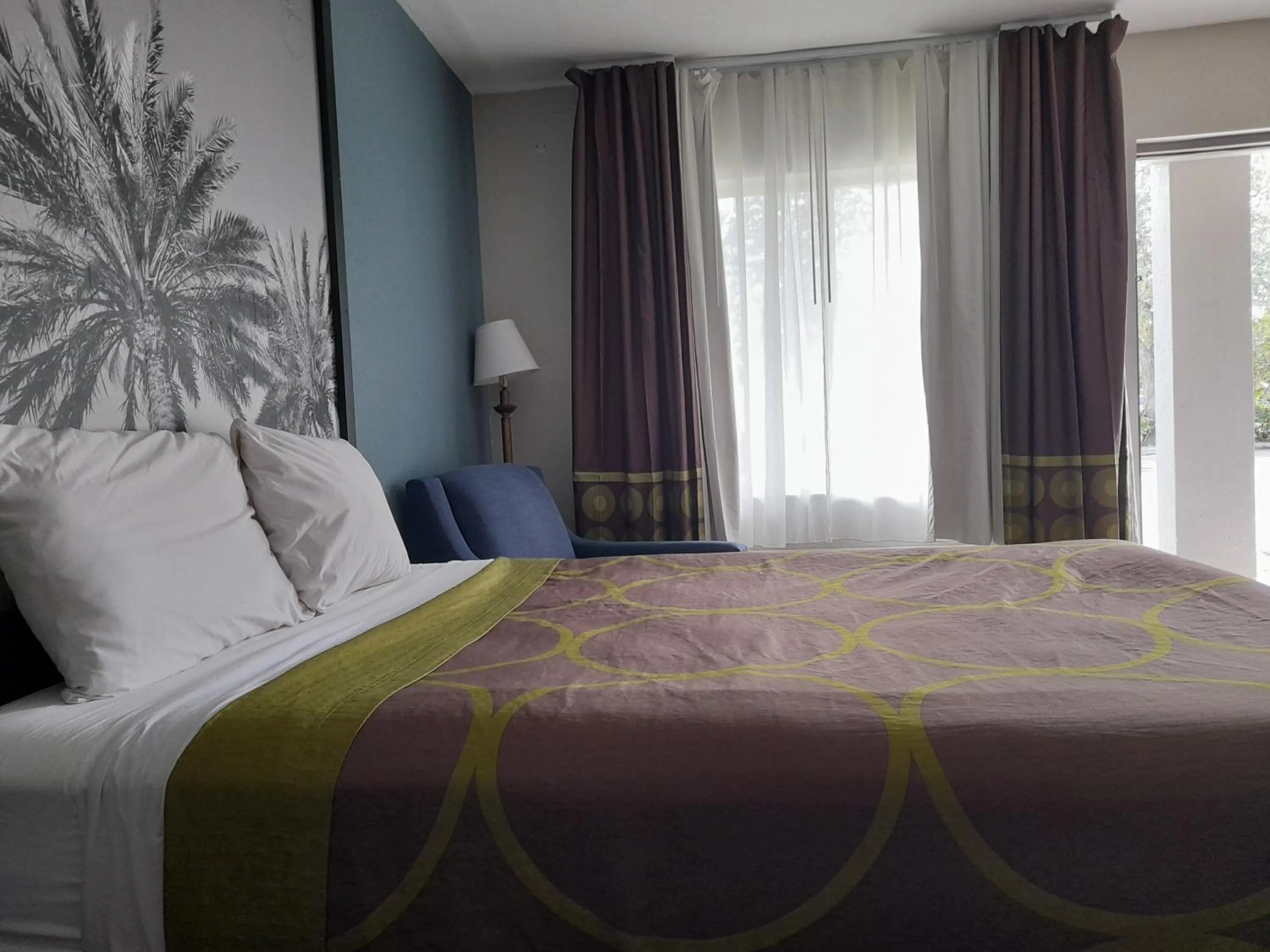 hair dresser, Bed in Super 8 Motel by Wyndham near Fort Lauderdale Arpt