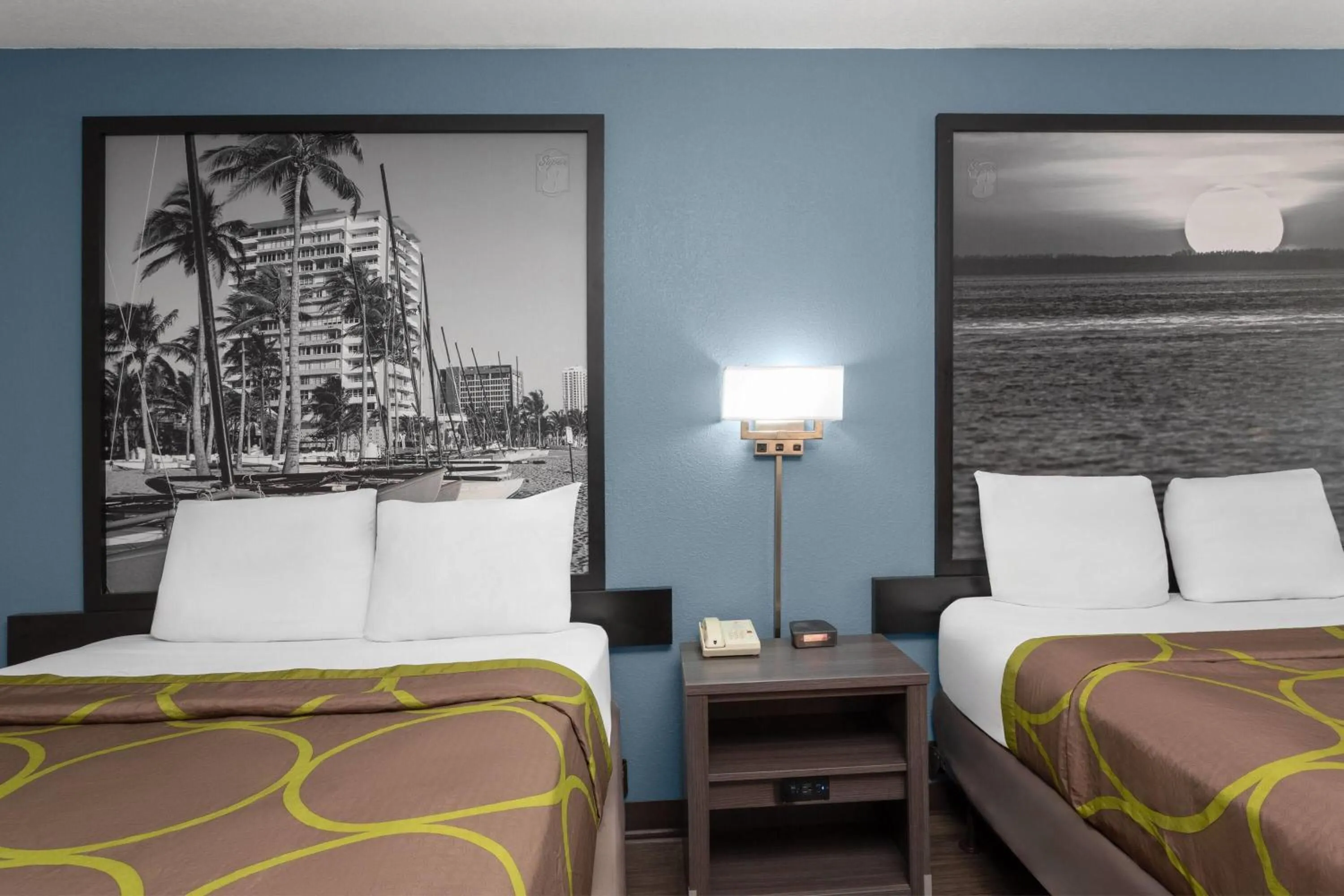 Photo of the whole room, Bed in Super 8 Motel by Wyndham near Fort Lauderdale Arpt