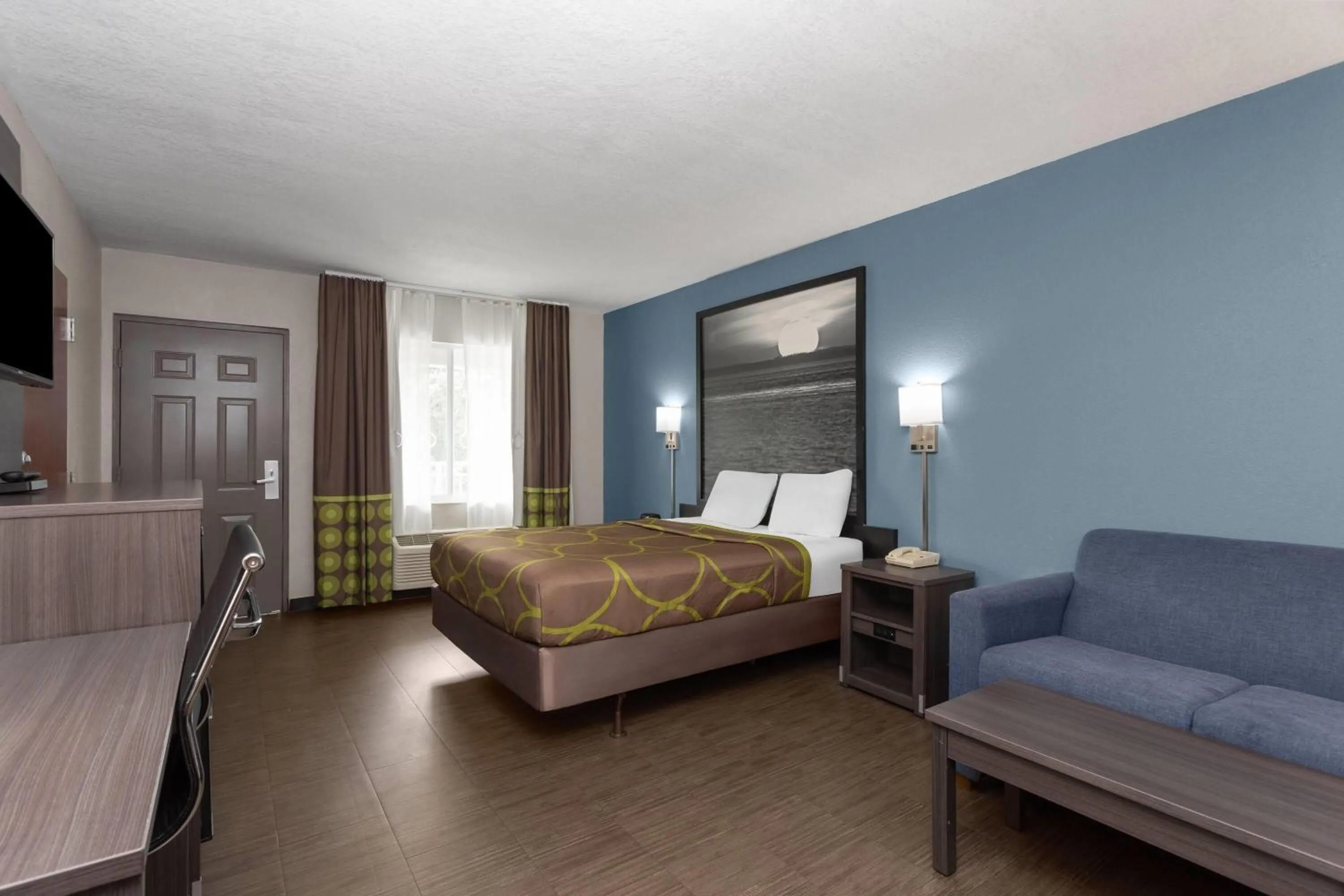Photo of the whole room, Bed in Super 8 Motel by Wyndham near Fort Lauderdale Arpt
