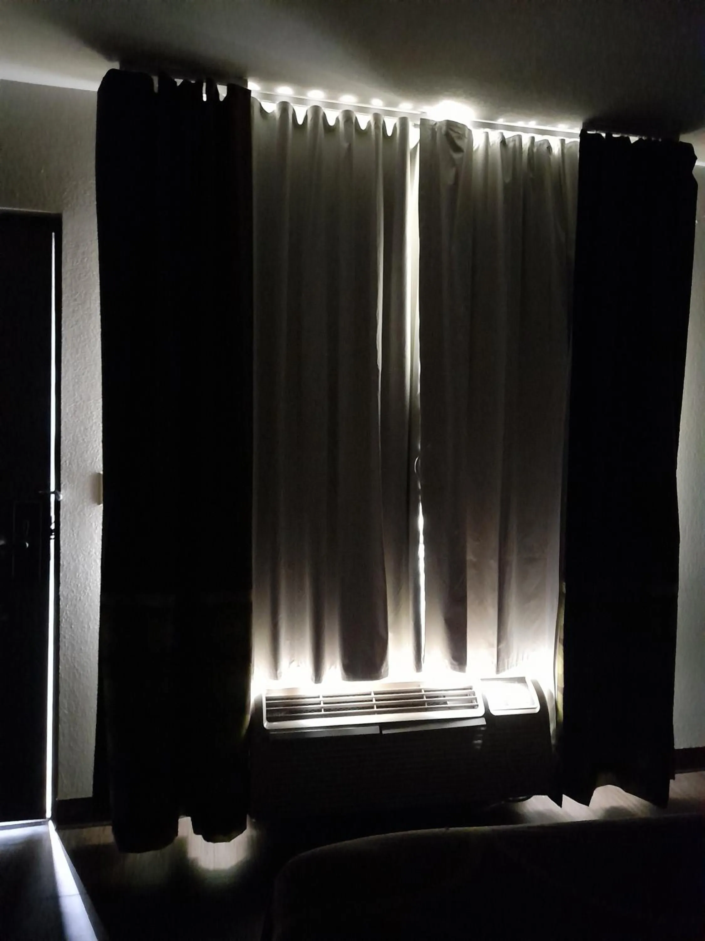 Day, Bed in Super 8 Motel by Wyndham near Fort Lauderdale Arpt