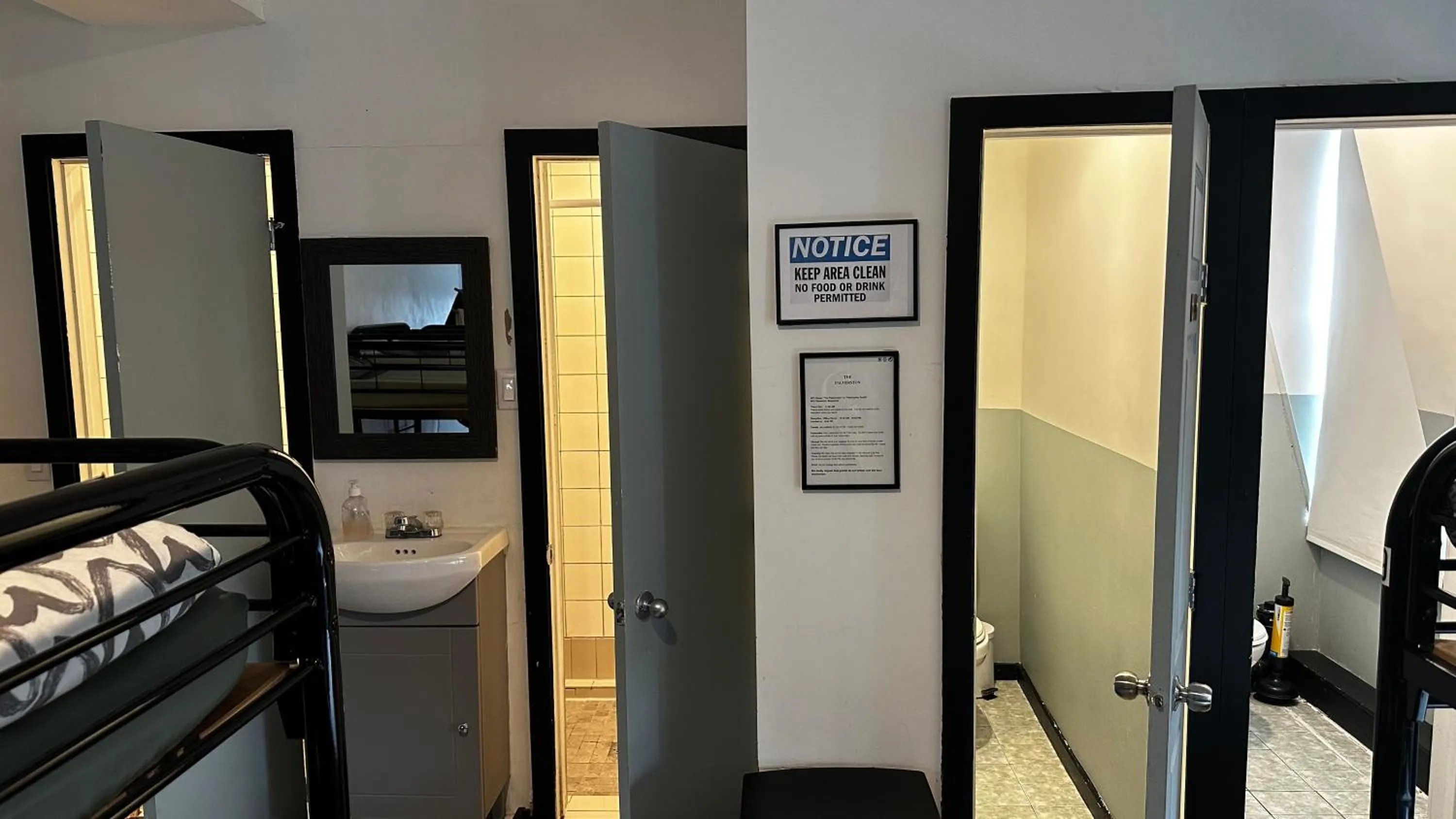 Shower in Queen Nest Hotel