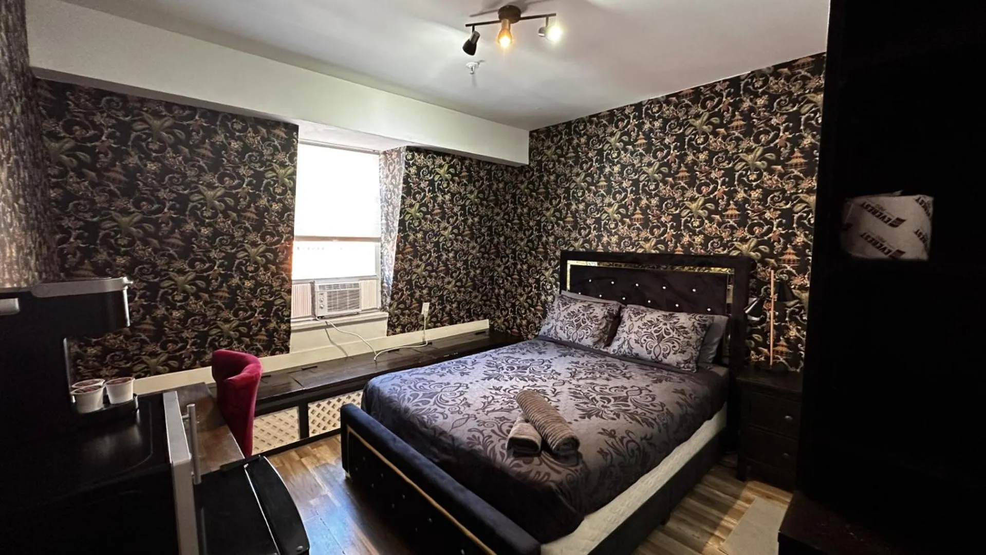 Bed in Queen Nest Hotel