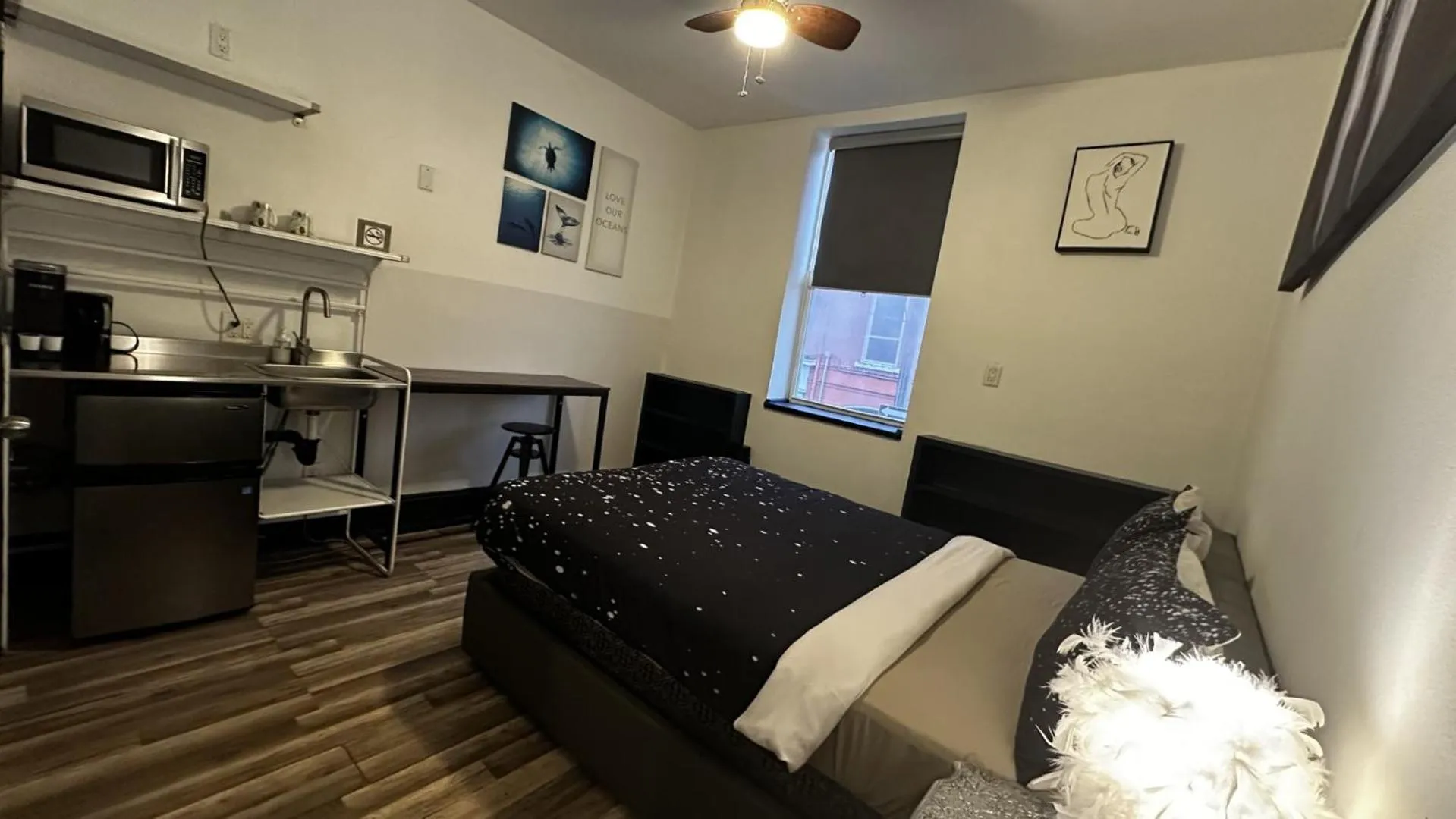 Bed in Queen Nest Hotel