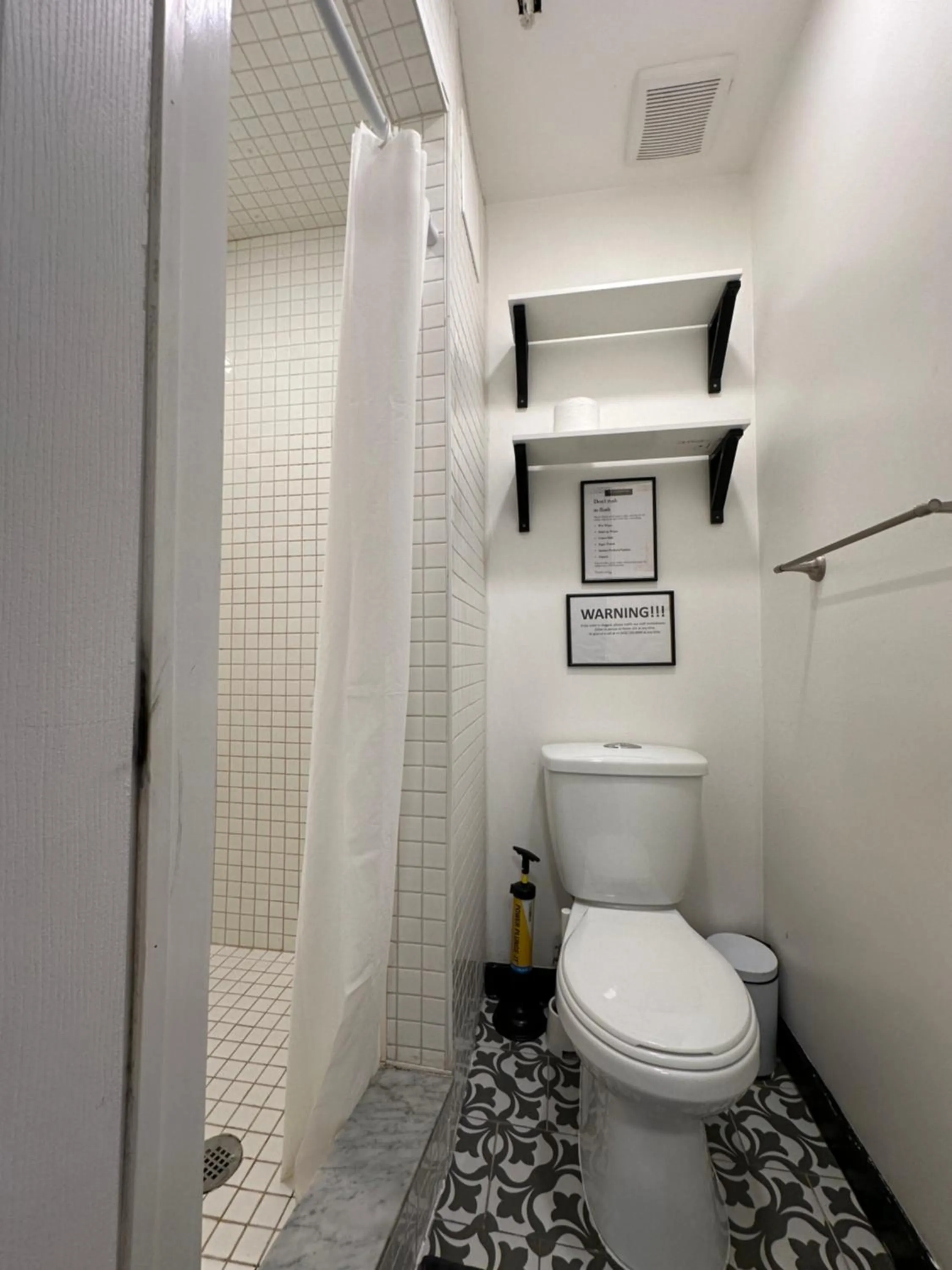 Shower in Queen Nest Hotel