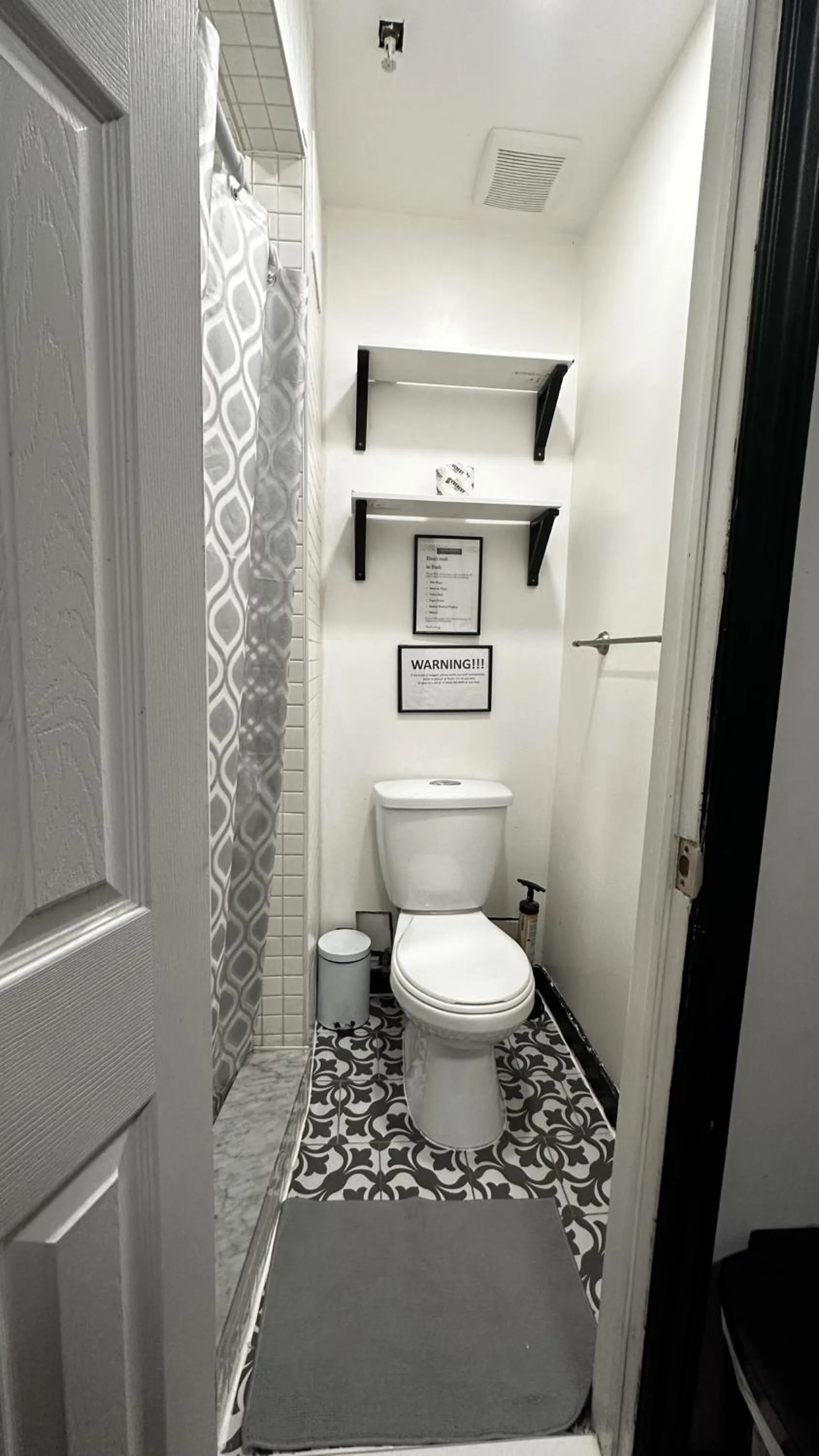 Shower in Queen Nest Hotel