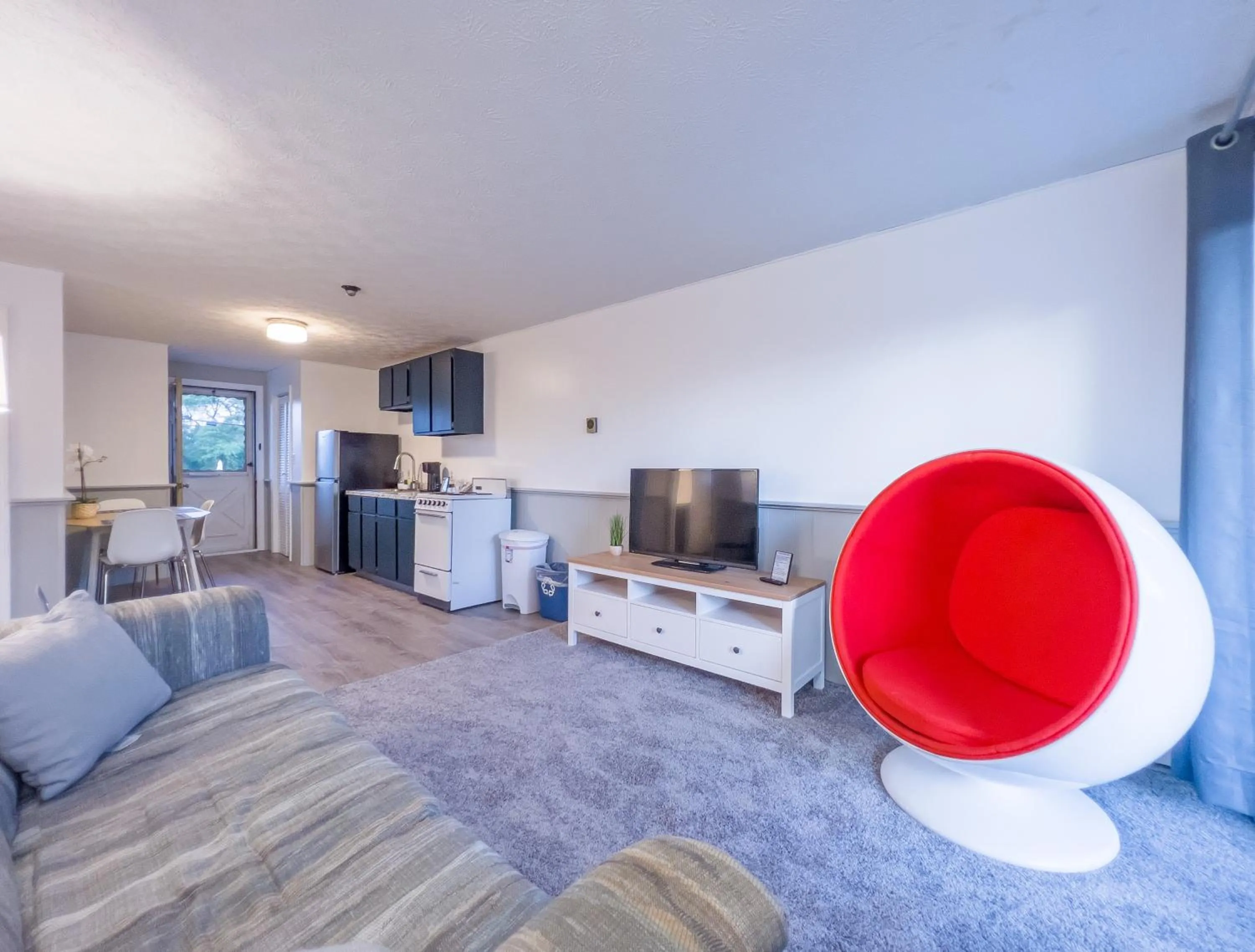 Inn Between the Beaches & Villager