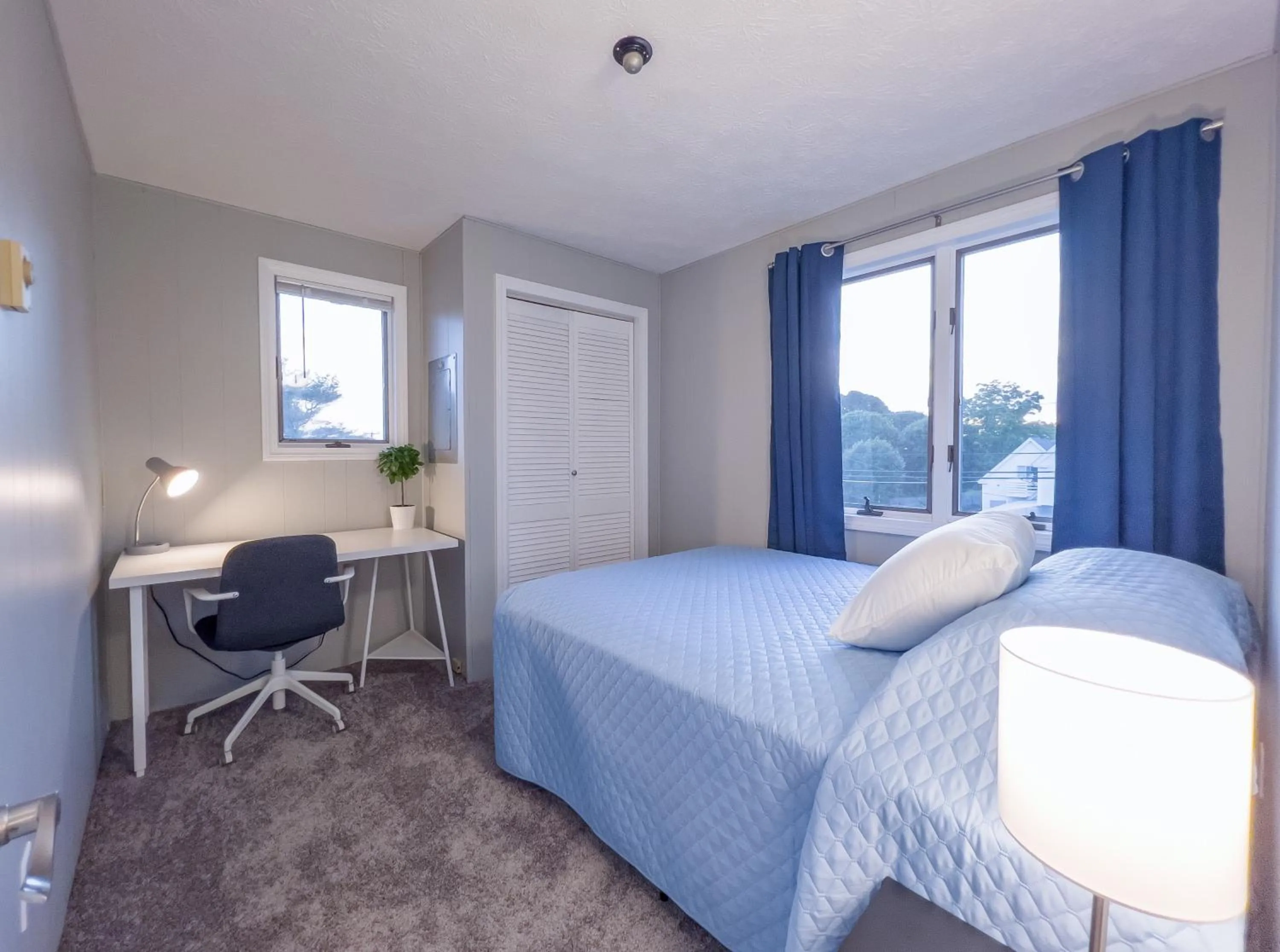 Bed in Inn Between the Beaches & Villager