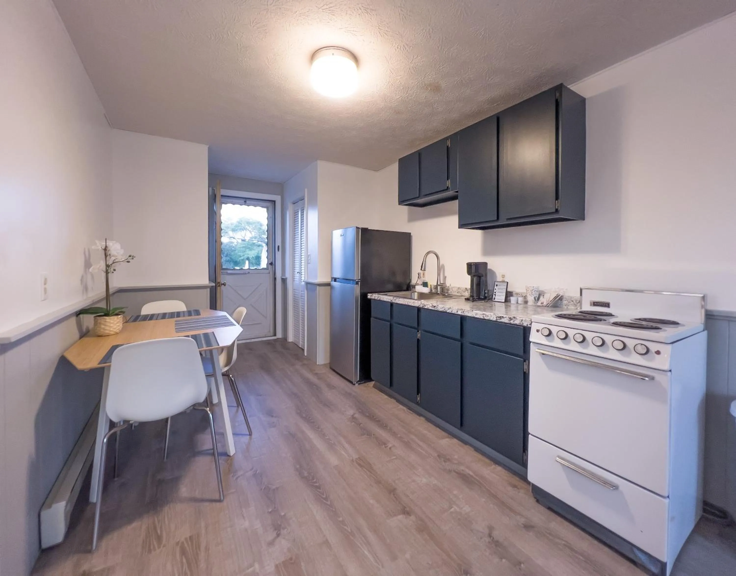 Inn Between the Beaches & Villager